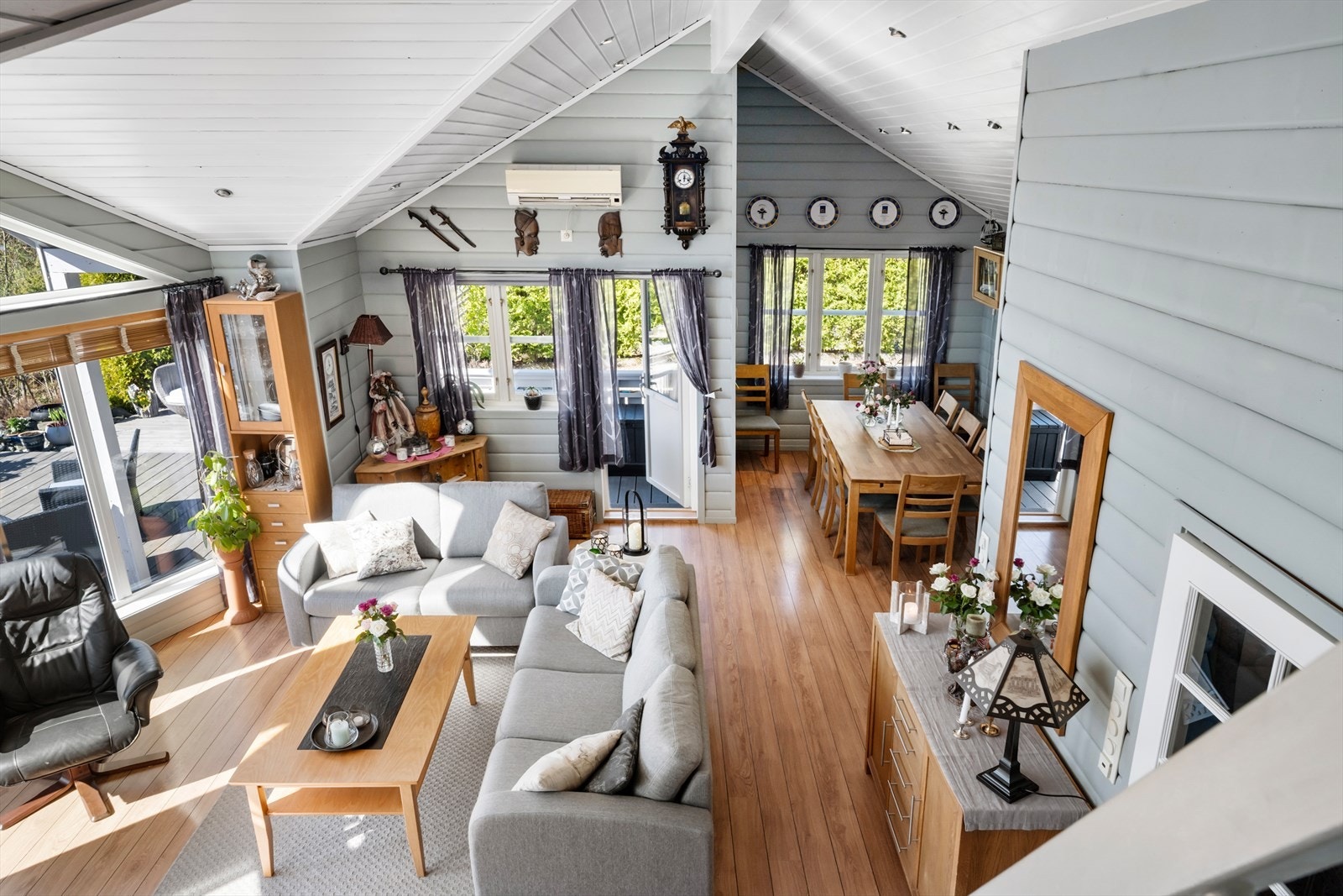 Stue, sett fra hems. Galleribilde