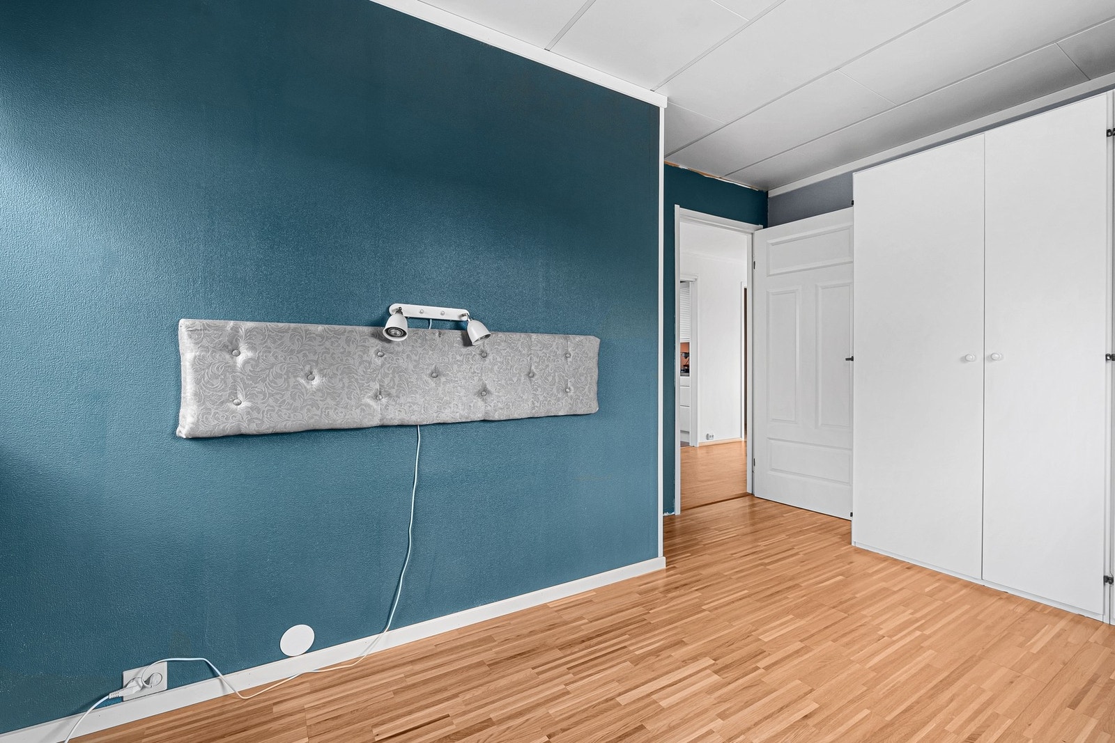 Romslig soverom i hovedetasjen, oppgradert i 2015. Galleribilde