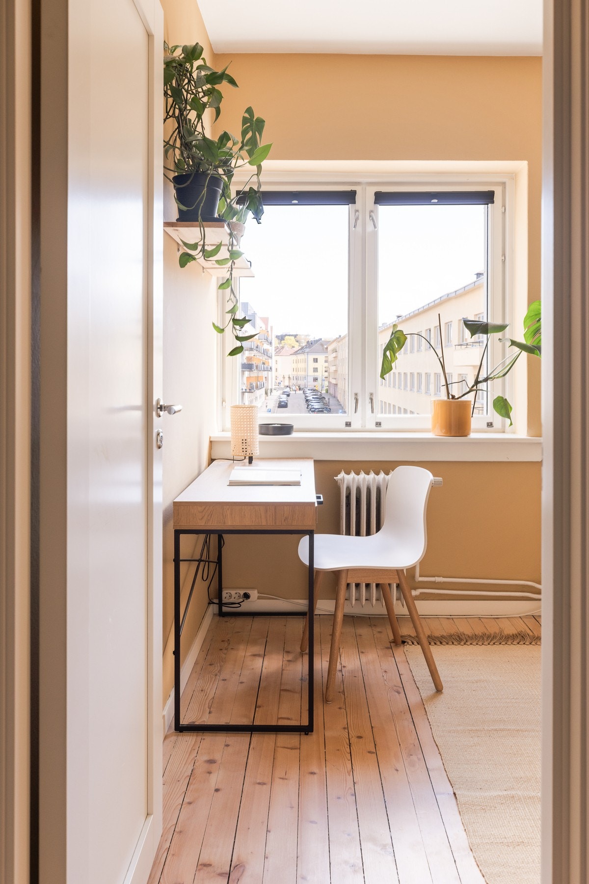 Leiligheten har flotte originale tregulv som er slipt og overflatebehandlet. Galleribilde