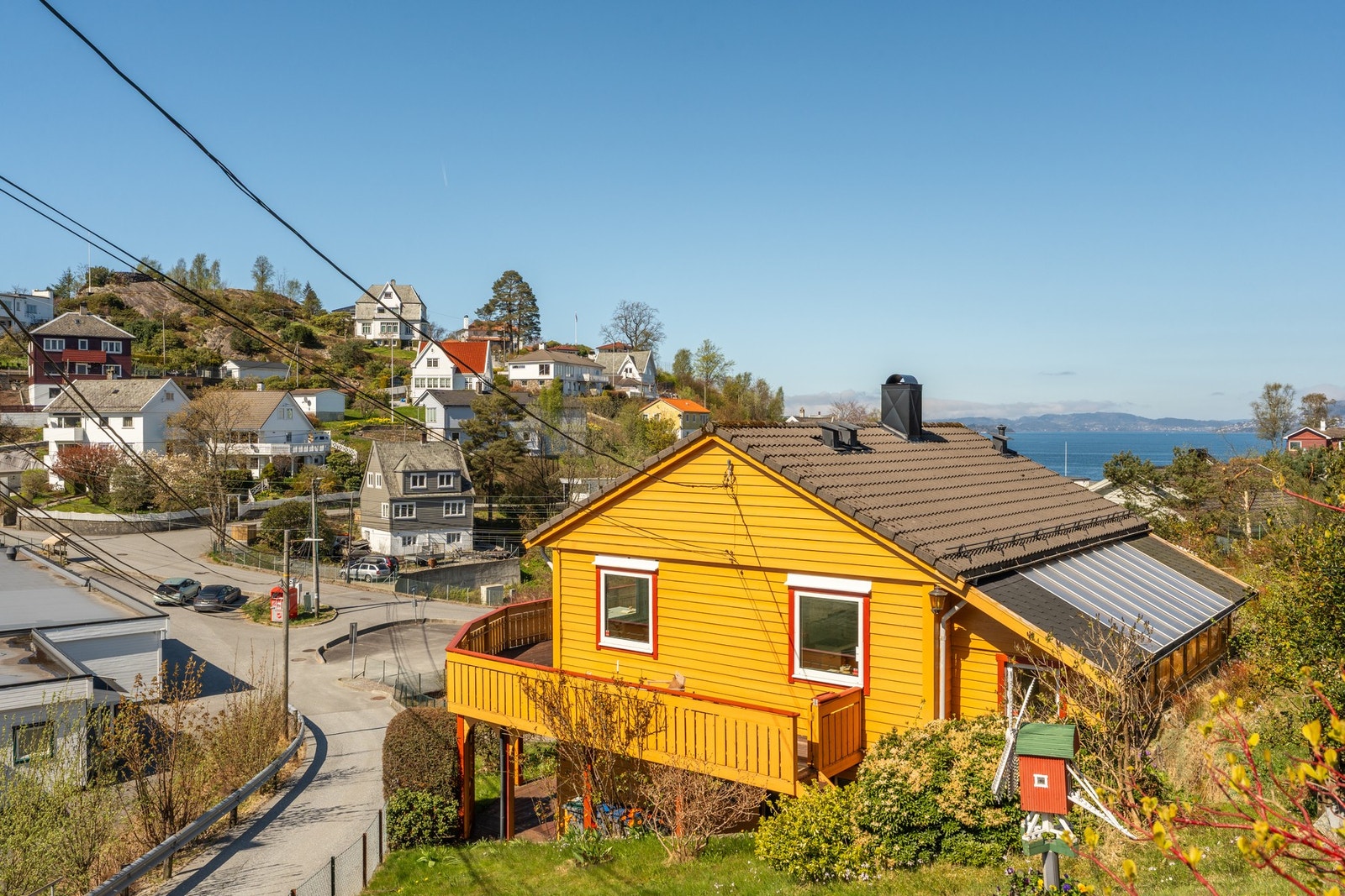 Boligen har en tilhørende garasje. Galleribilde