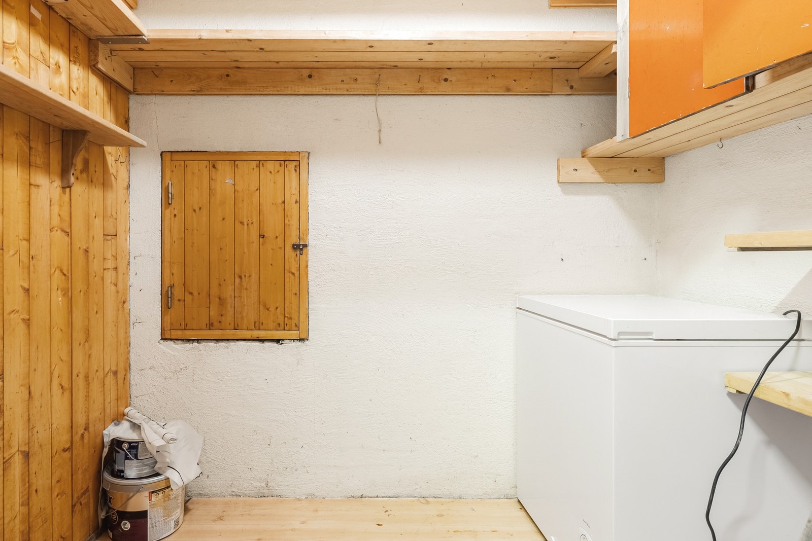 Det er godt med bodareal i boligen. Galleribilde