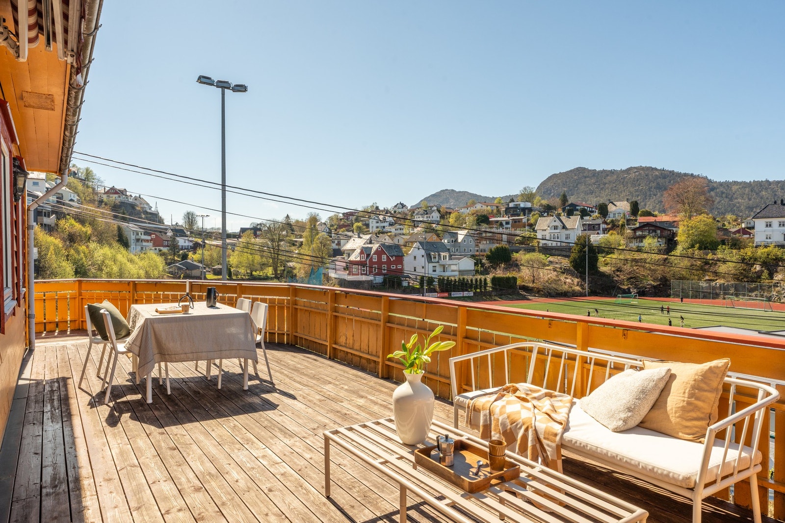 En enebolig med herlige uteområder på Laksevåg. Galleribilde
