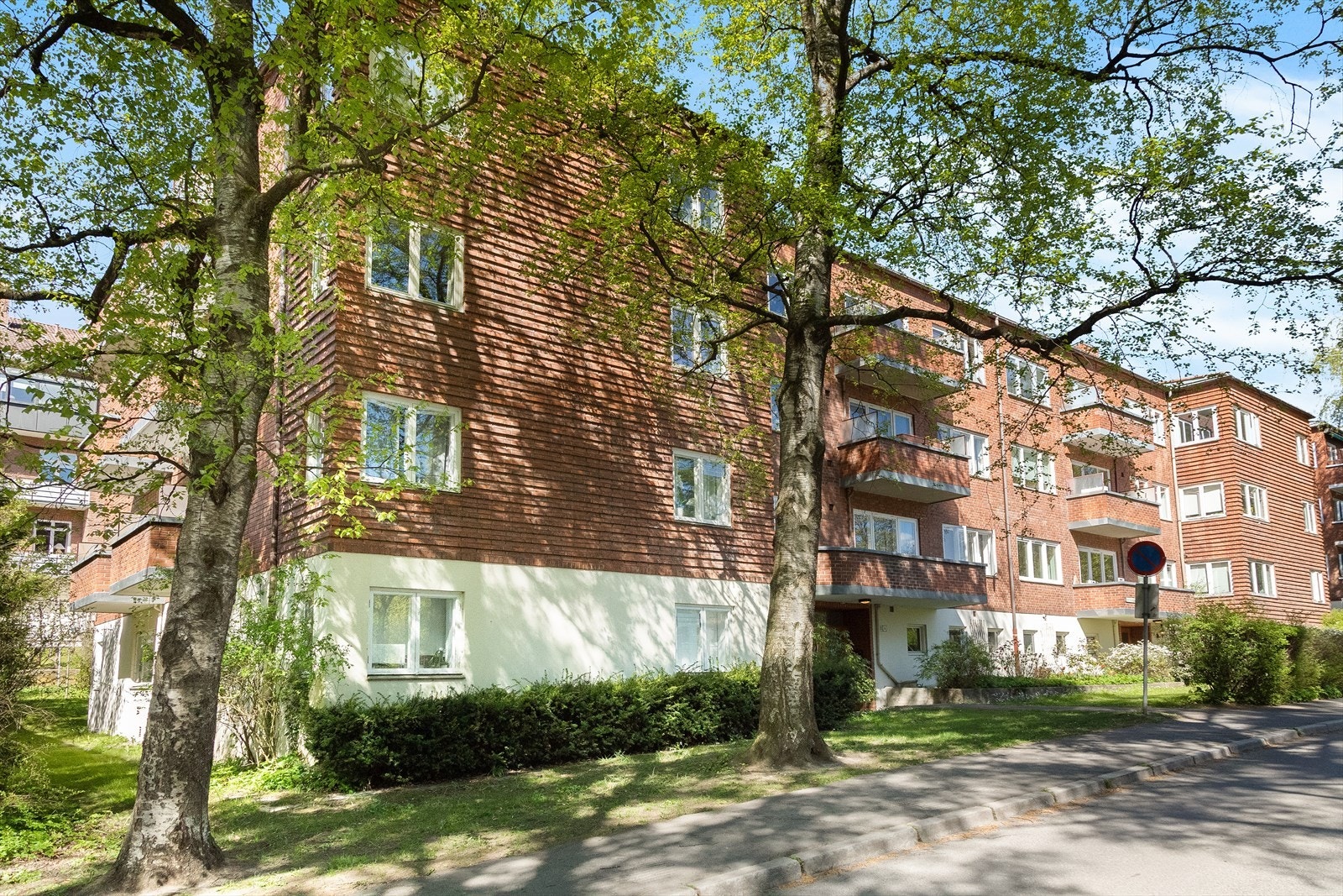 Beliggenheten i en rolig, enveiskjørt gate gir minimalt med trafikk og støy. Galleribilde