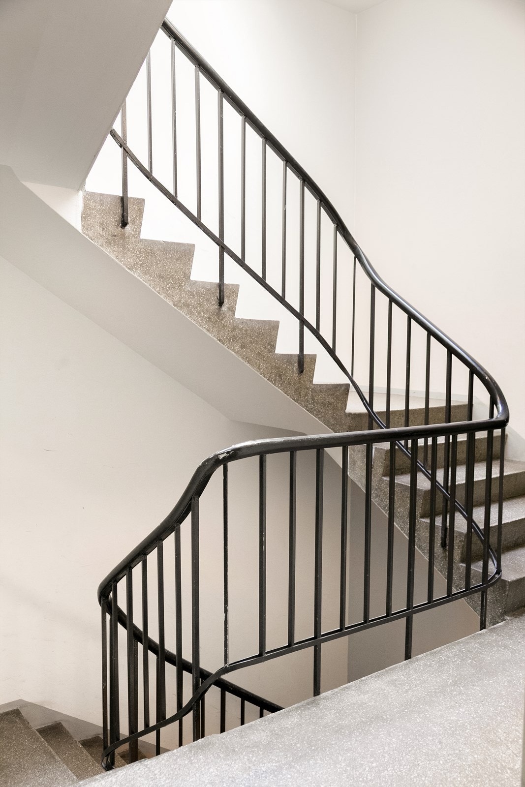 Bygårdens felles trappeoppgang har et tidstypisk og elegant funkis-preg. Galleribilde