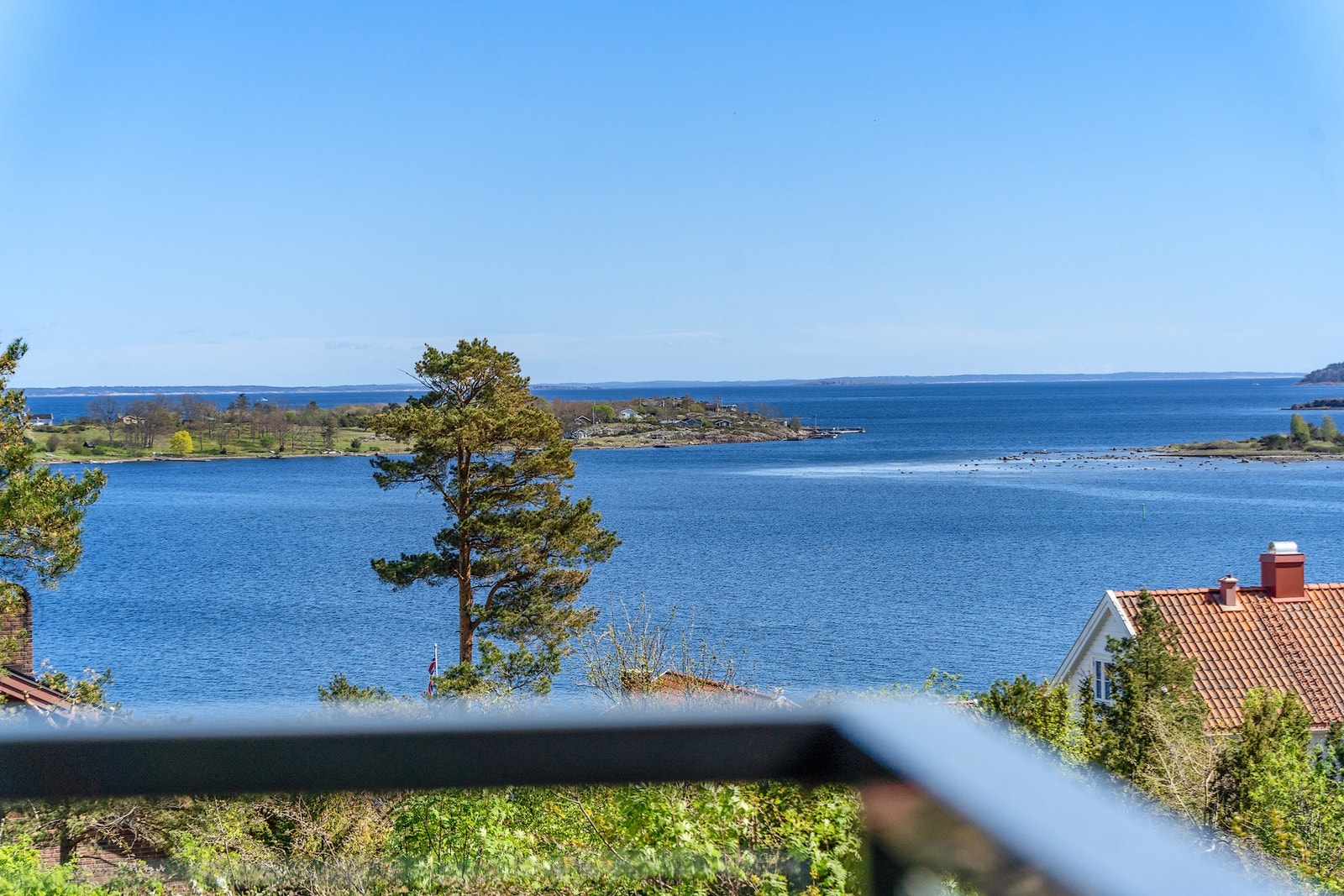 Nydelig utsikt over Tønsbergs flott skjærgård Galleribilde
