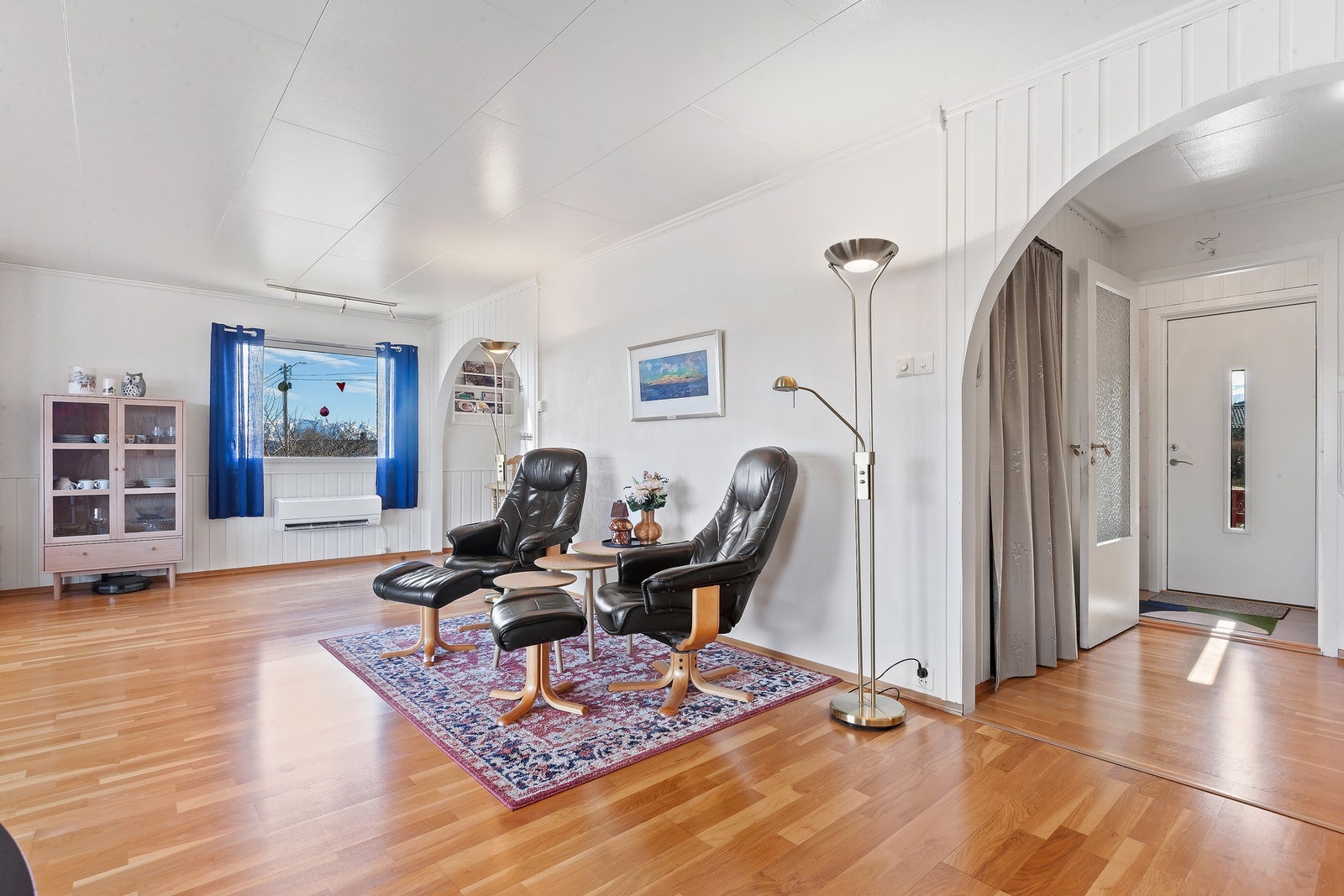 Lys og trivelig stue. Galleribilde