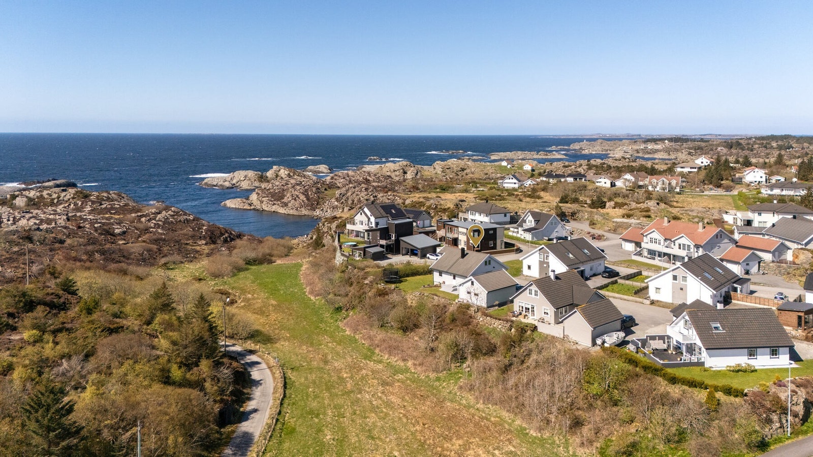 Store horisonter og vid utsikt mot havet. Galleribilde