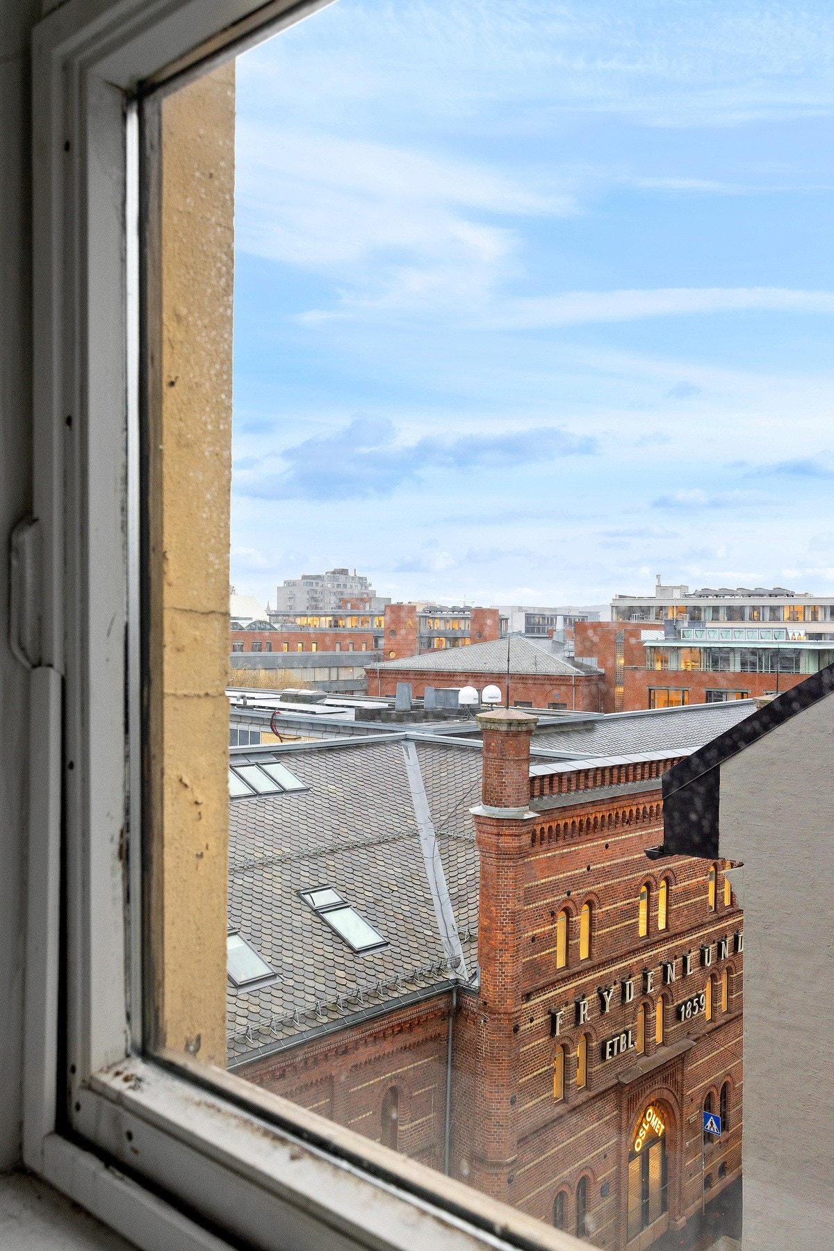 Boligen har utsikt mot blant annet Met (høyskolen i Oslo) Galleribilde