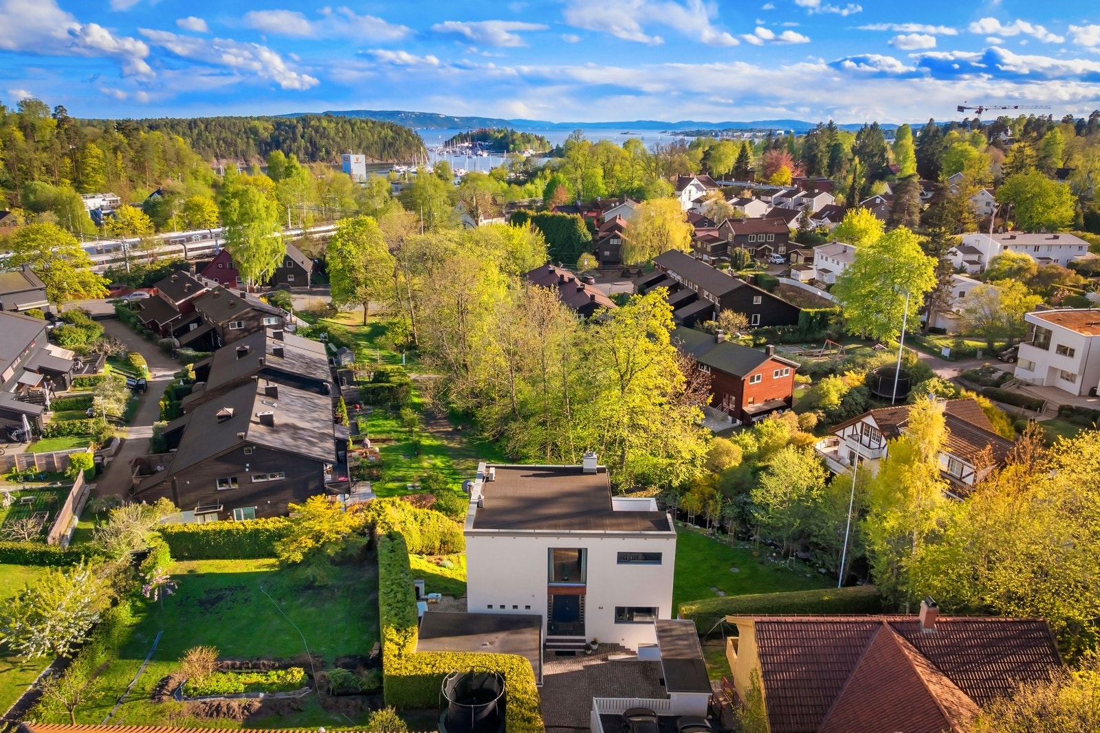 Barnevennlig område med kort vei til skoler og barnehager. Galleribilde