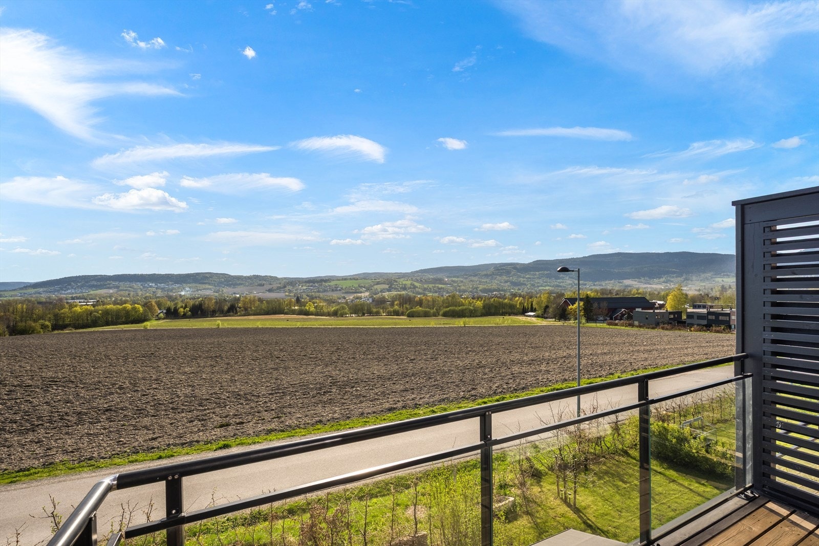 Utsikt over det åpne landskapet i Lier. Galleribilde