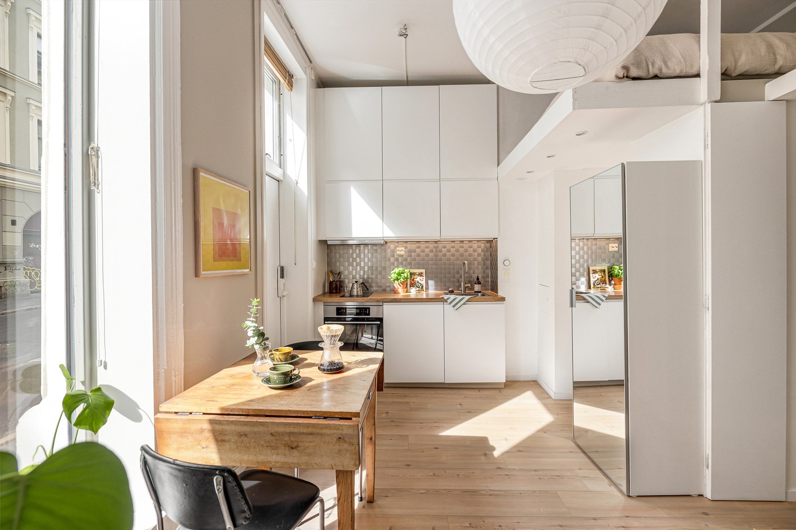 Dette er en unik studioleilighet med en attraktiv beliggenhet midt på Grünerløkka. Galleribilde