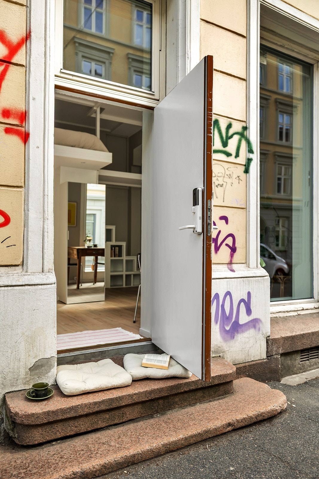 Inngangsparti. Galleribilde