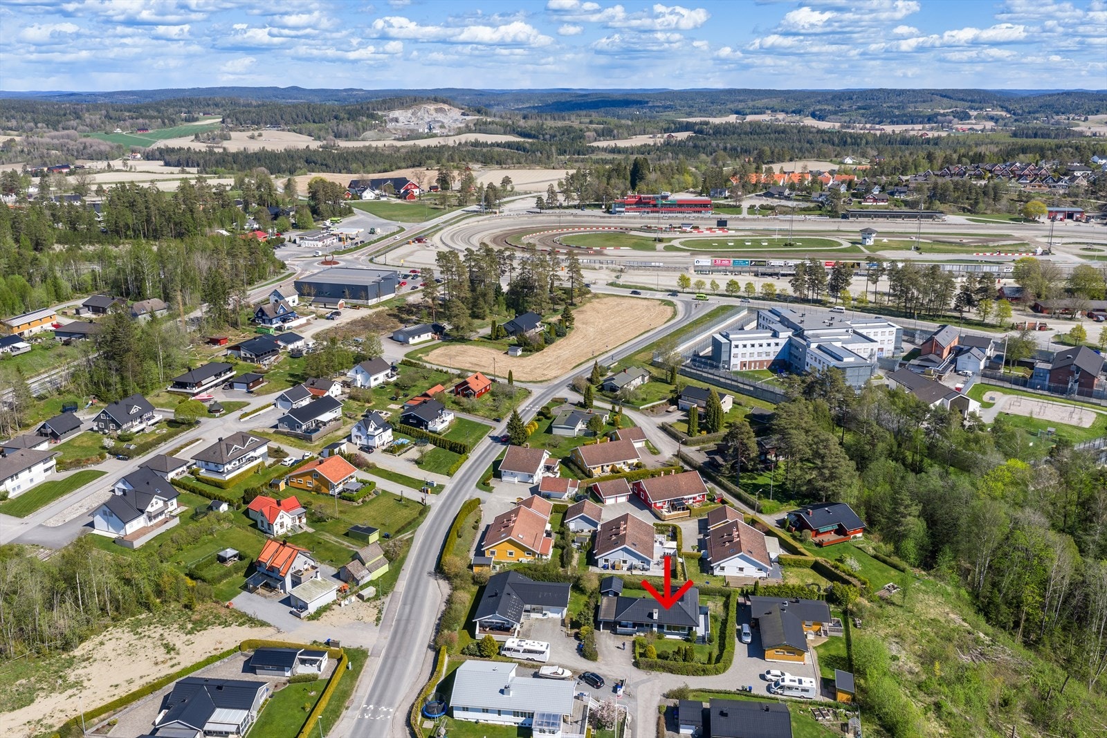 Eiendommen ligger i et veletablert bomiljø med kort avstand til Mysen sentrum og nærområdets fasiliteter. Galleribilde