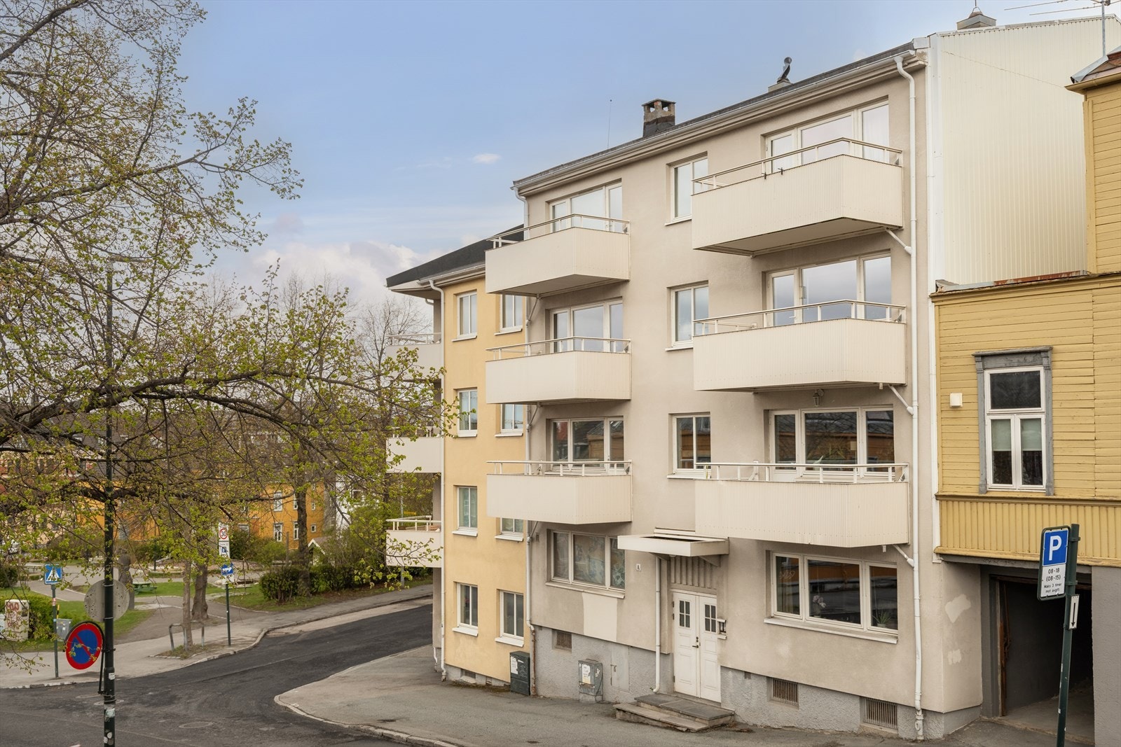 Leiligheten ligger i et sentralt og attraktivt område på Møllenberg, en av Trondheims mest populære bydeler for studenter og førstegangskjøpere. Galleribilde