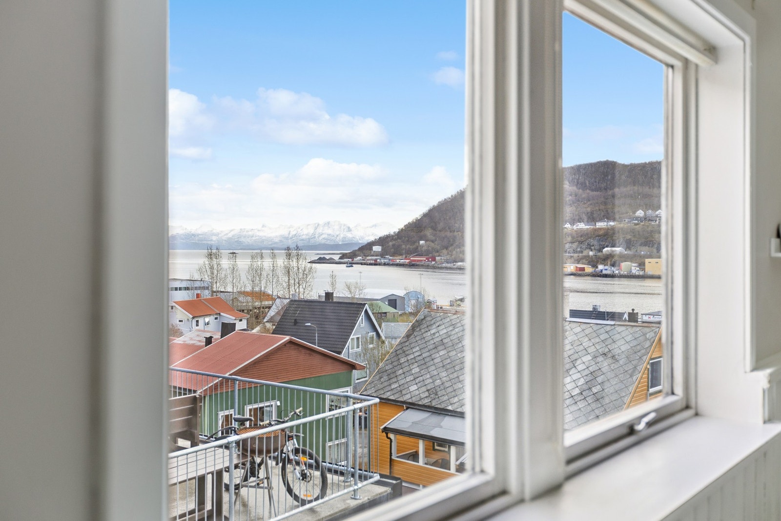 Soverom og utsikt. Galleribilde