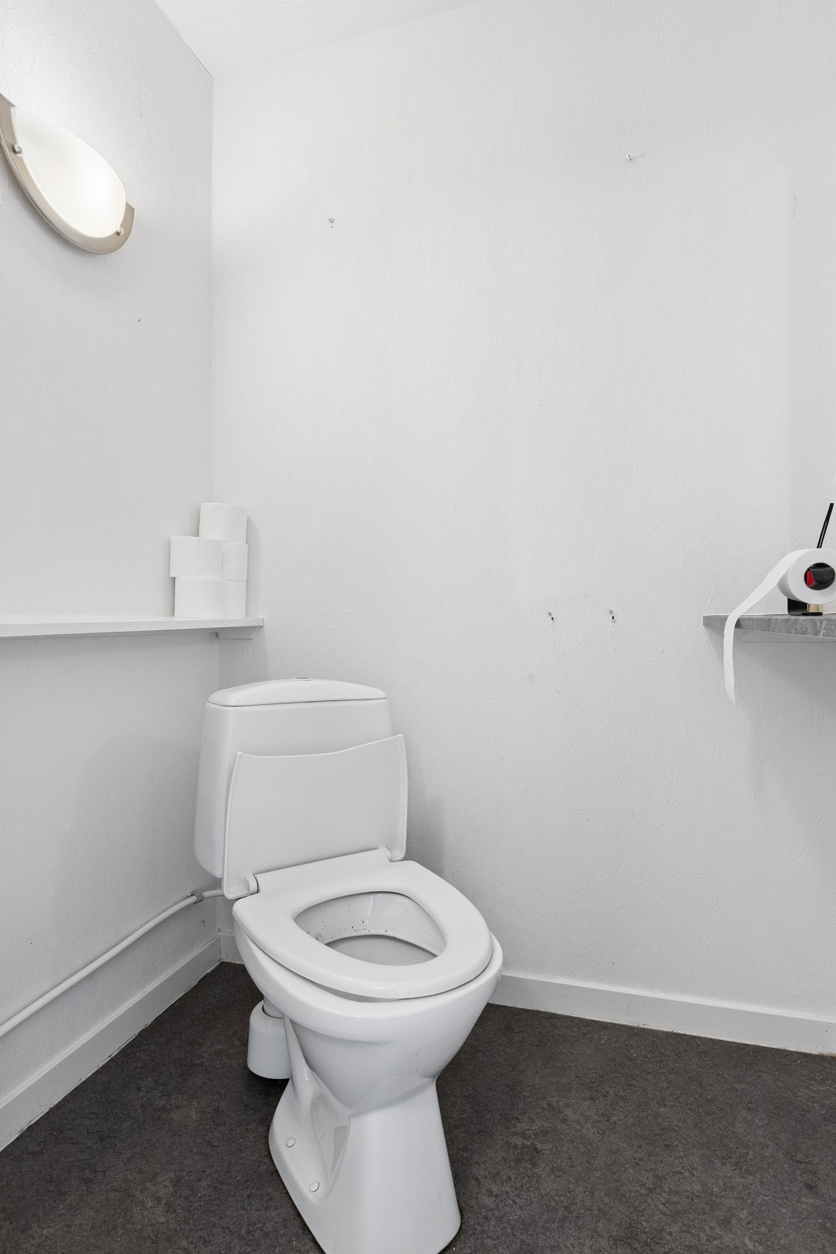 Toalett i underetasje. Galleribilde