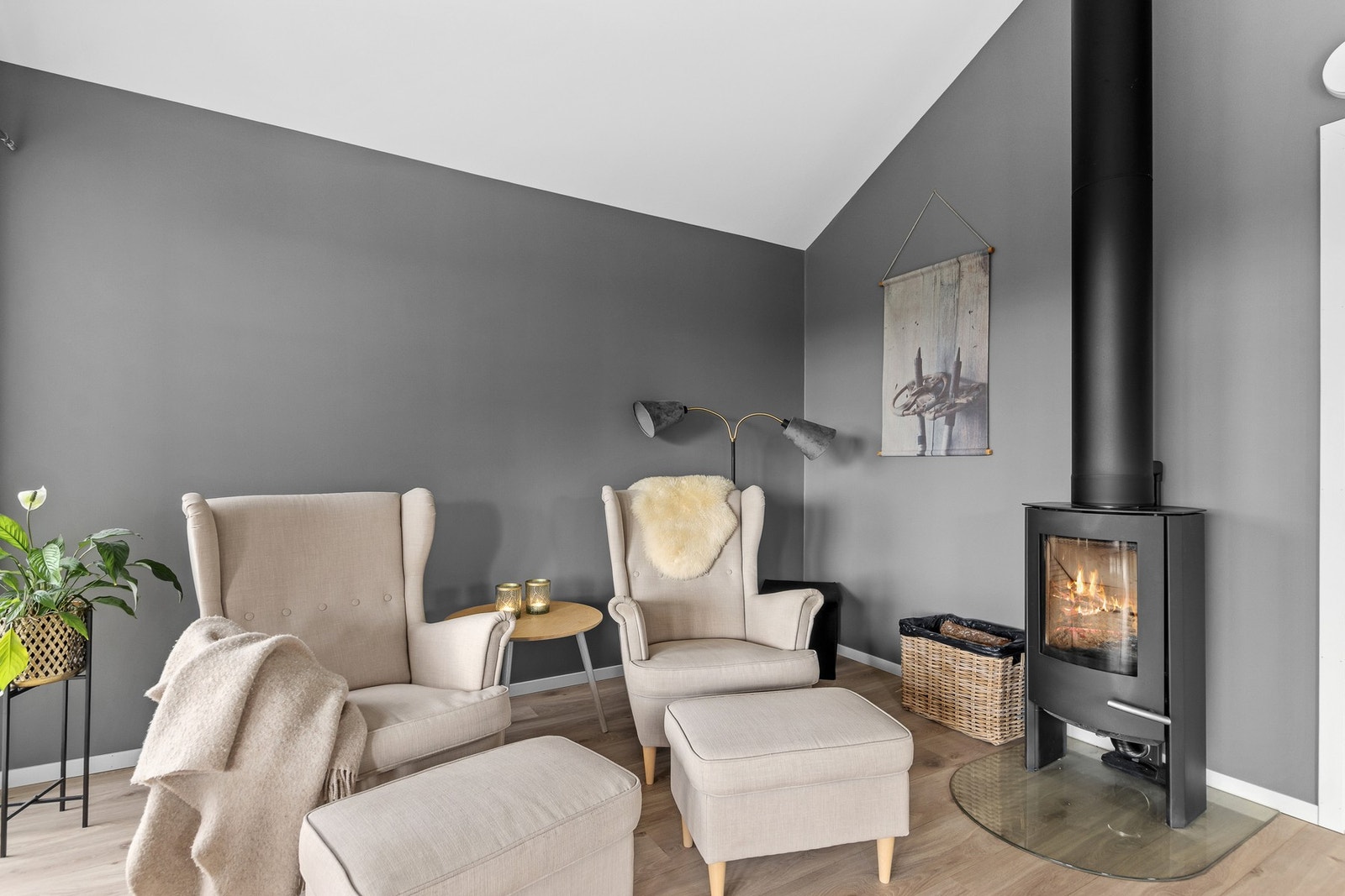 loftstue med vedovn Galleribilde
