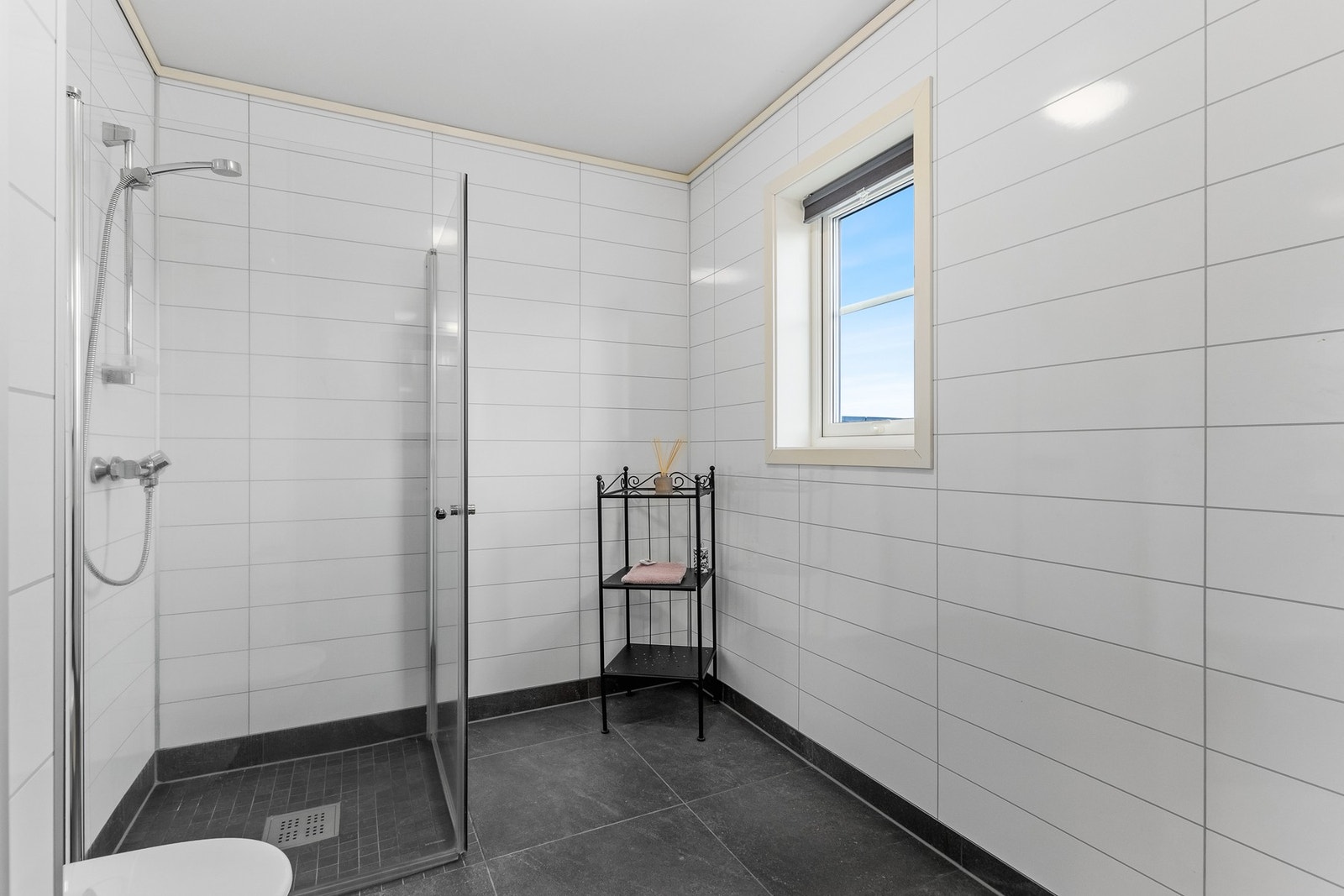 Bad i loftsetasjen. Galleribilde