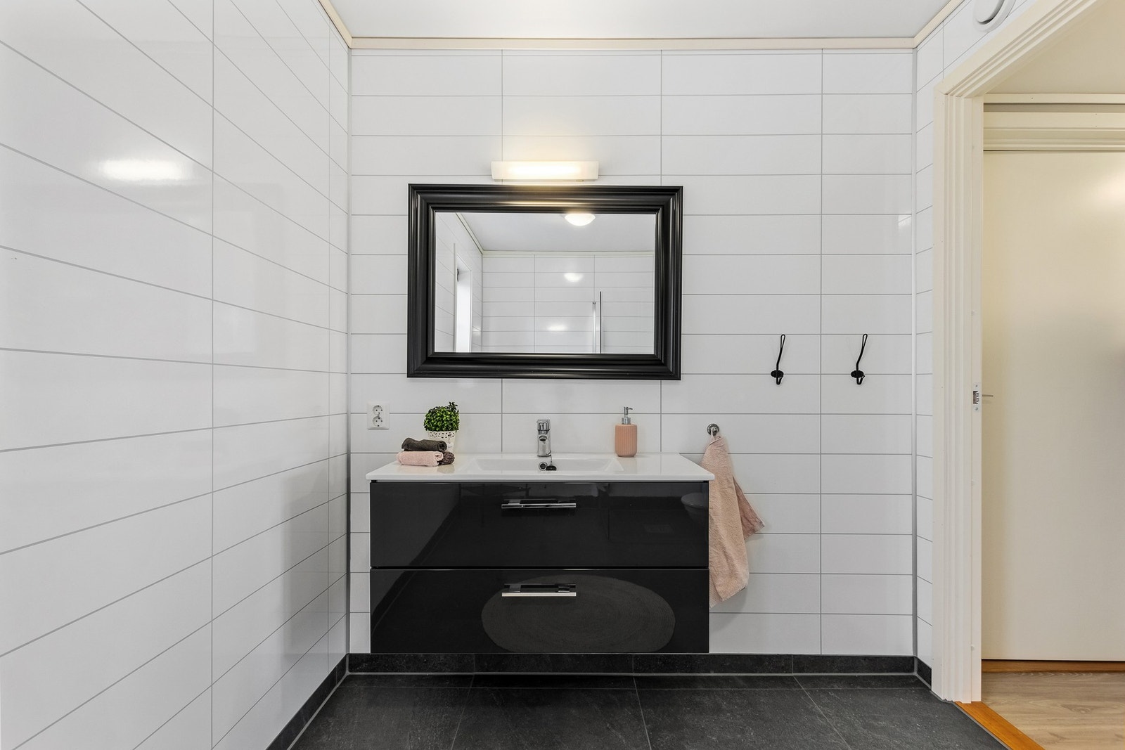 Bad i loftsetasjen. Galleribilde