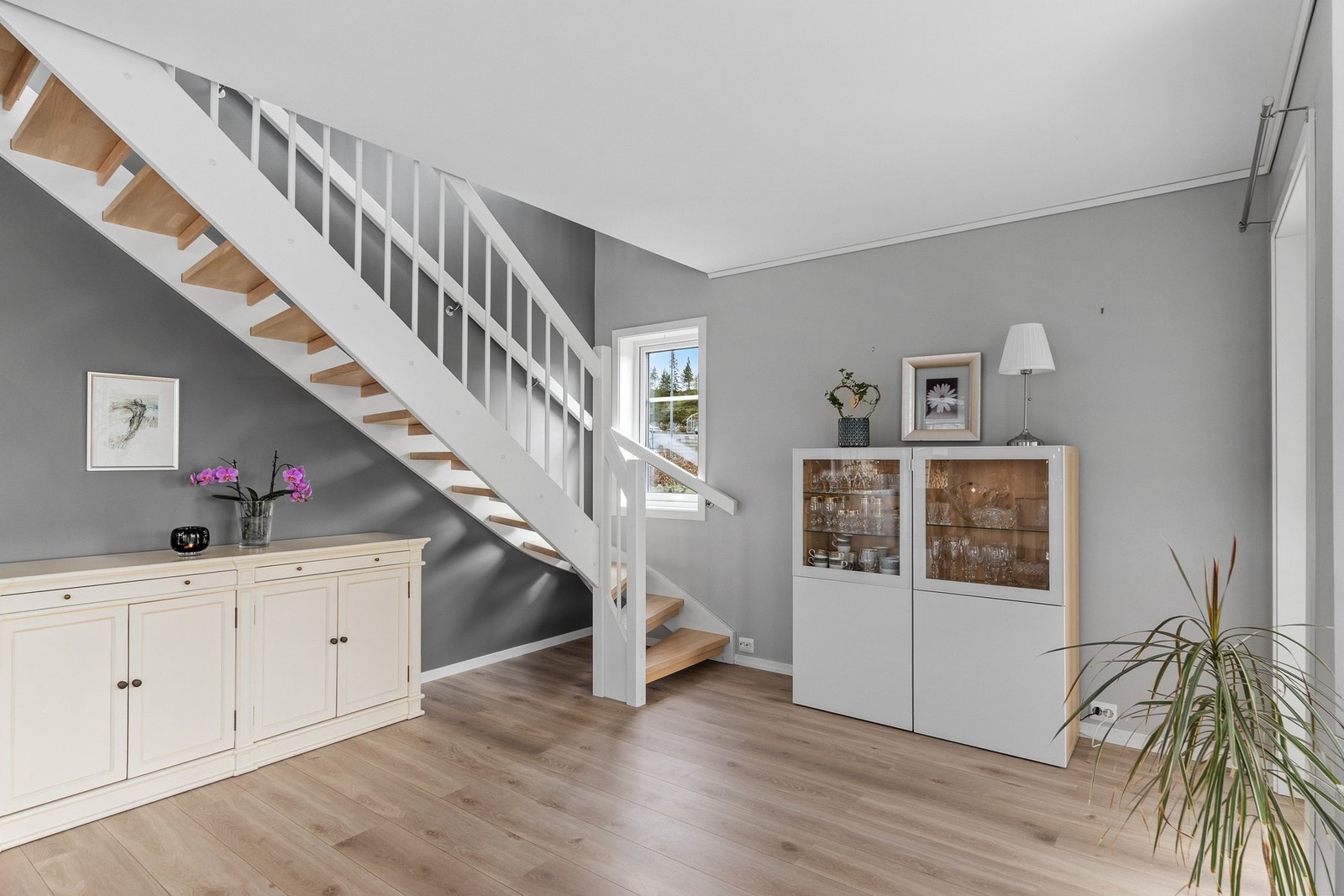 Trapp opp til Loftsetasjen. Galleribilde