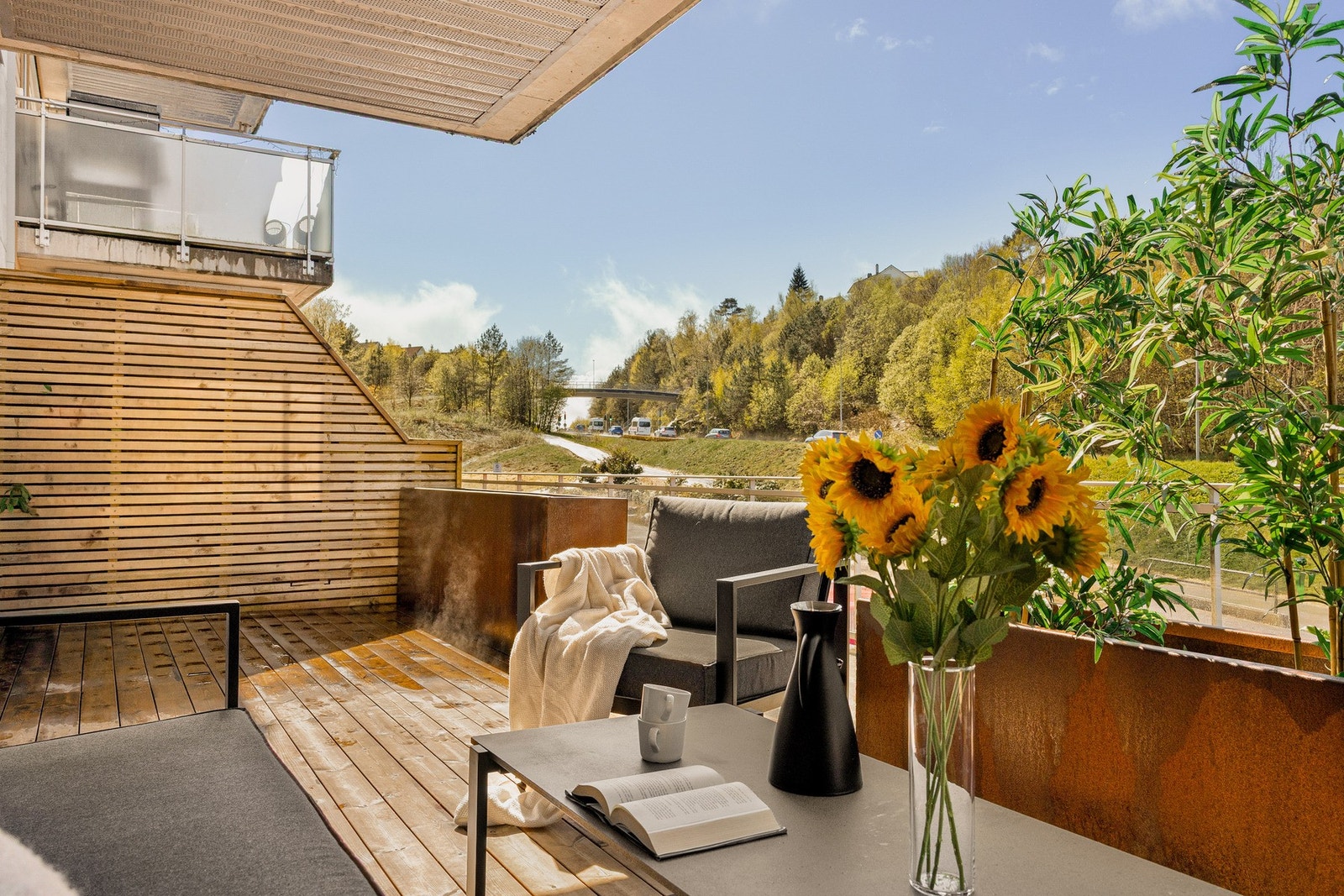Dette er en flott 3-roms leilighet med en herlig terrasse med gode solforhold! Galleribilde
