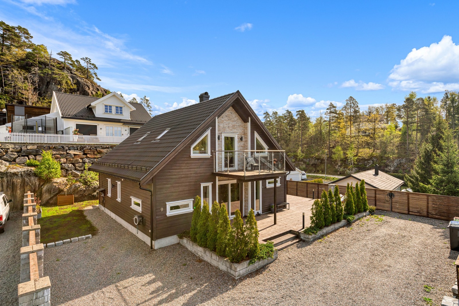 Privatmegleren ved Maren Goderstad har gleden av å presentere Svarttjennlia 9. Galleribilde
