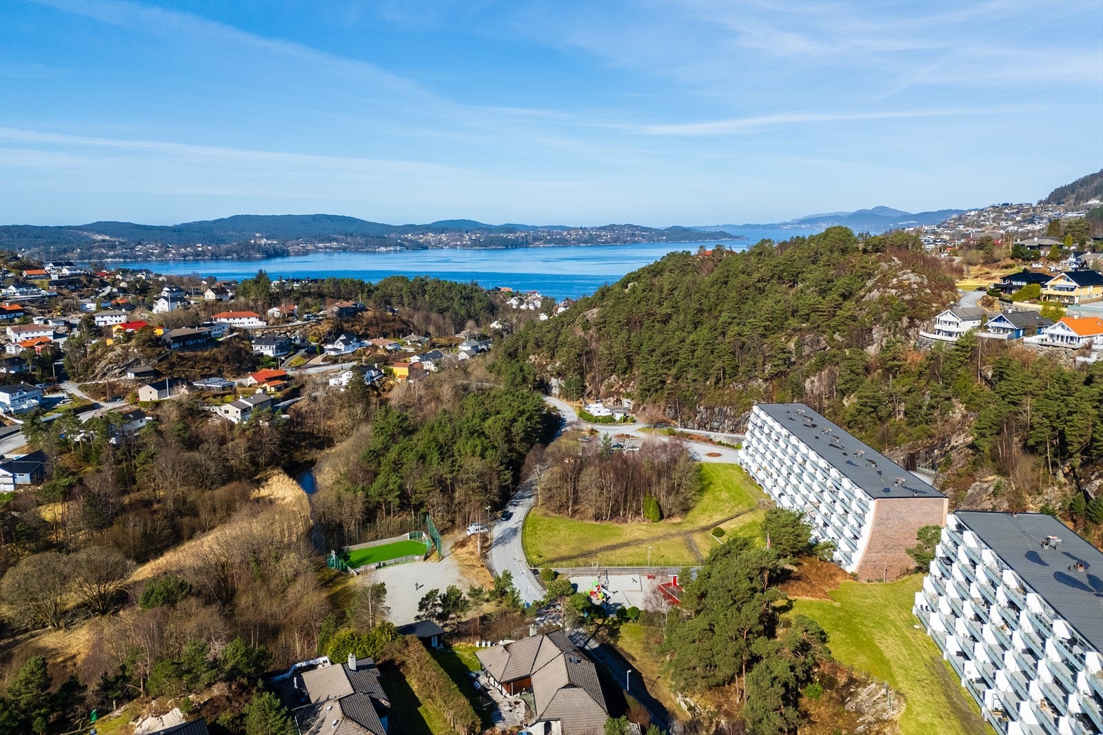 Velkommen til Kvernevikstemma 4 - presentert av Eiendomsmegler Norge v/ Martin Raknes Galleribilde