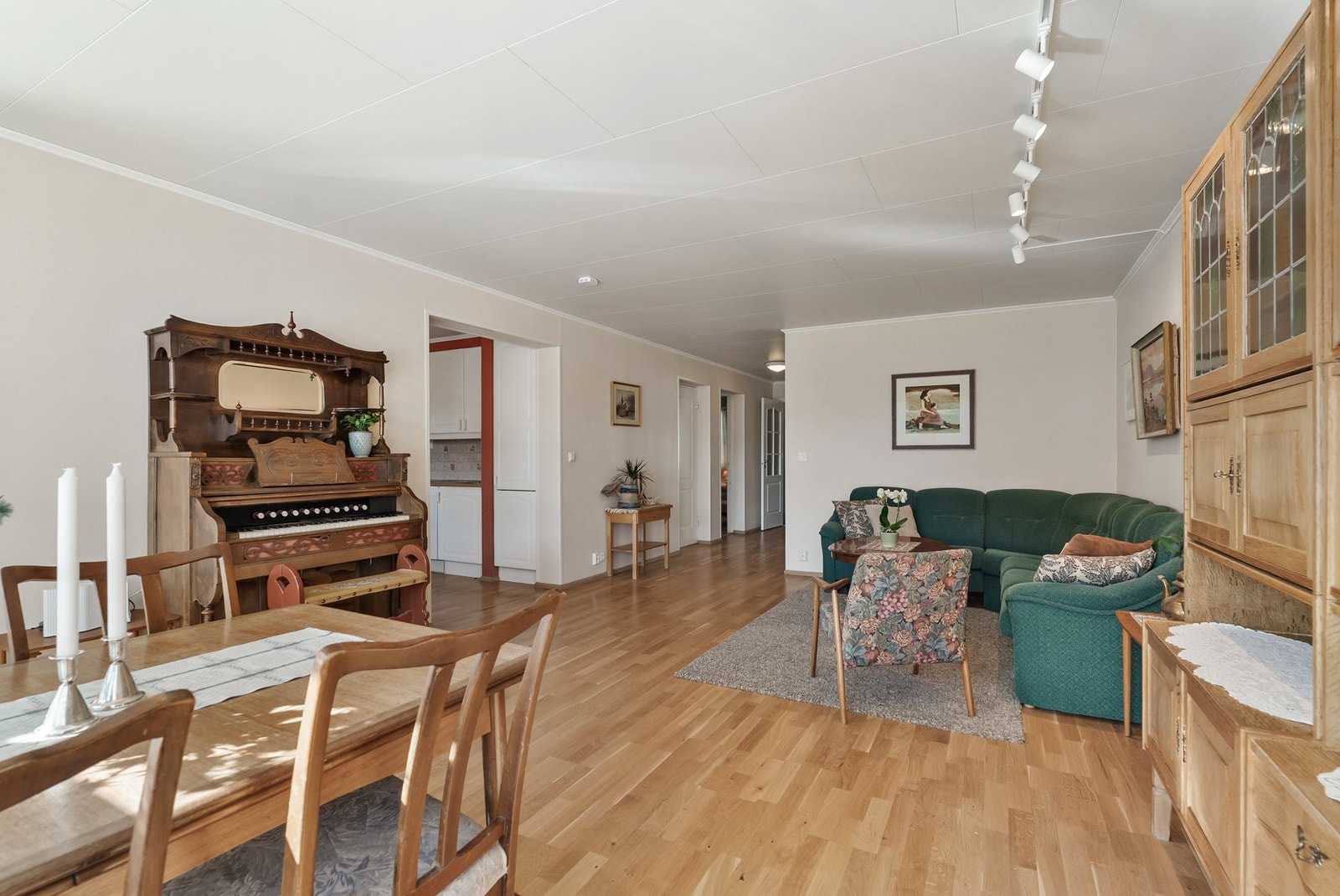 Utgang til veranda fra stuen. Galleribilde