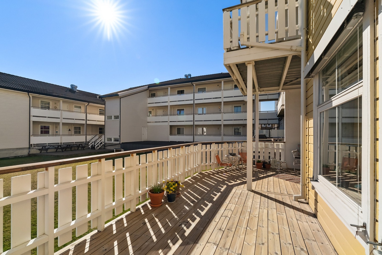 Gode solforhold på verandaen. Galleribilde