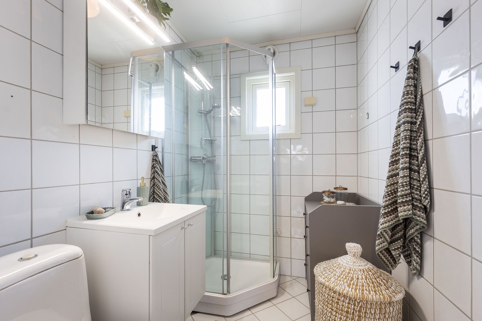 Badet er oppgradert i 2004 iflg. opplysninger fra borettslaget Galleribilde