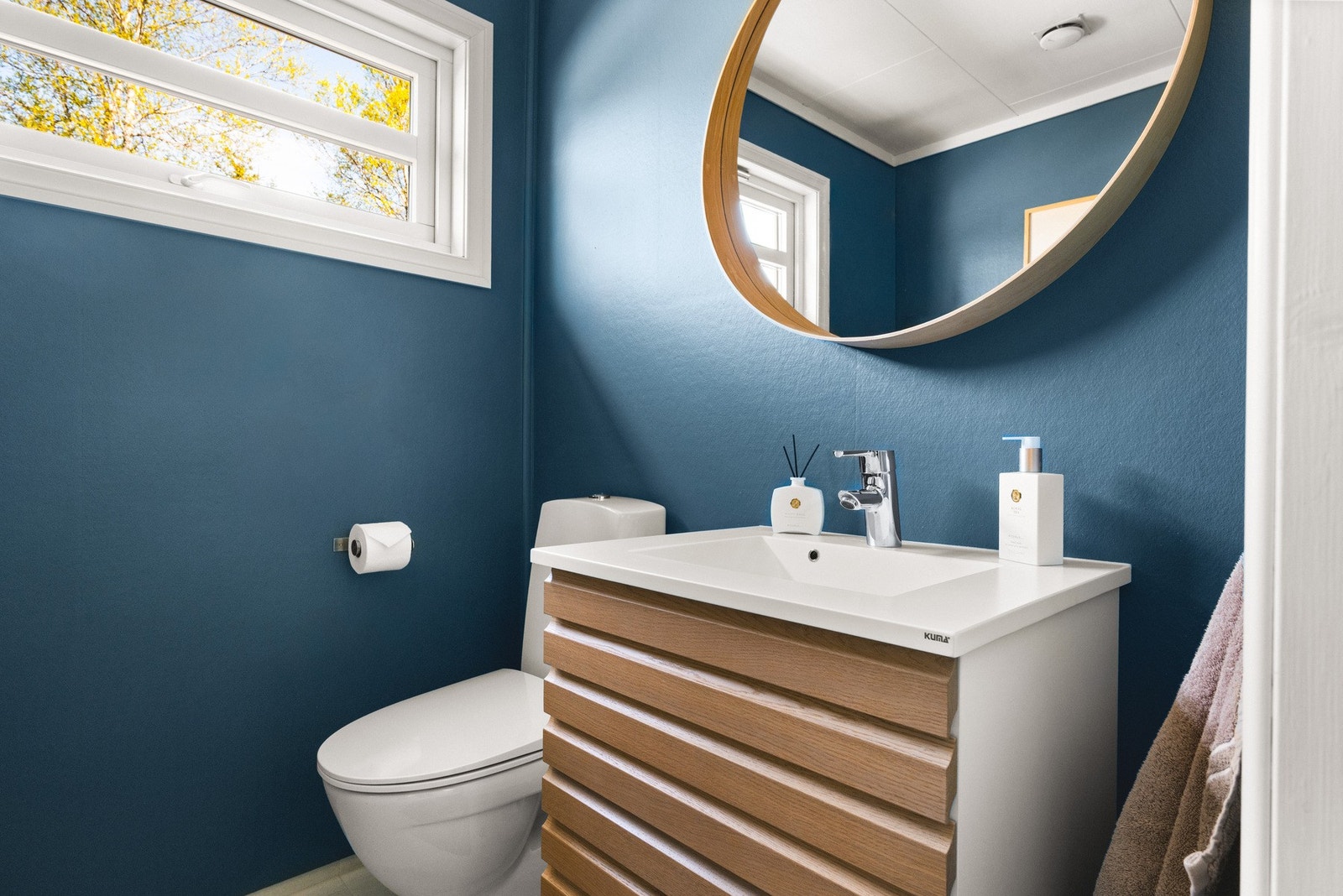 Badet har moderne innredning Galleribilde