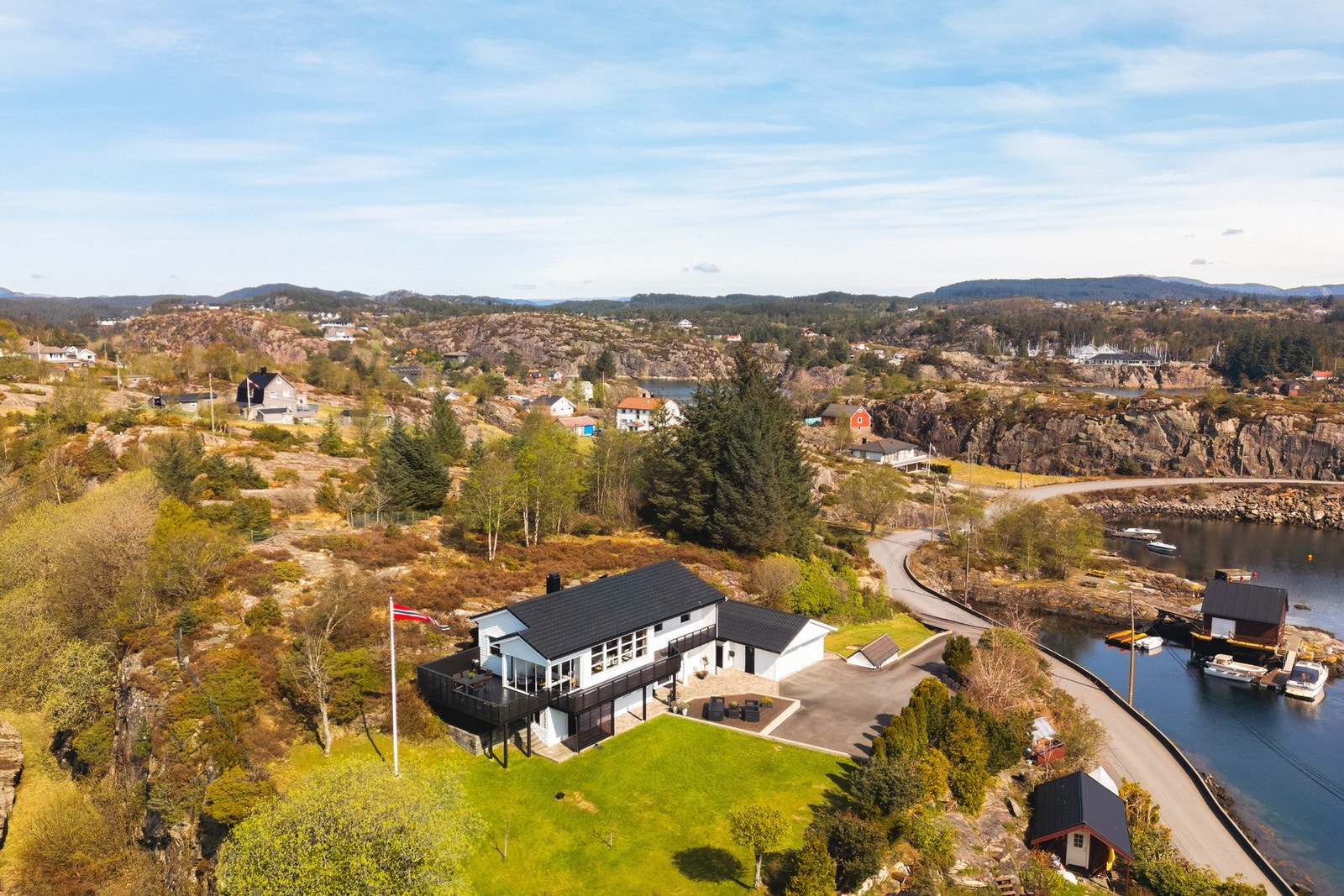 Bergby &Partners v/ Tarek André Bergfjord har gleden av å presentere Hanøytangen 203! Galleribilde