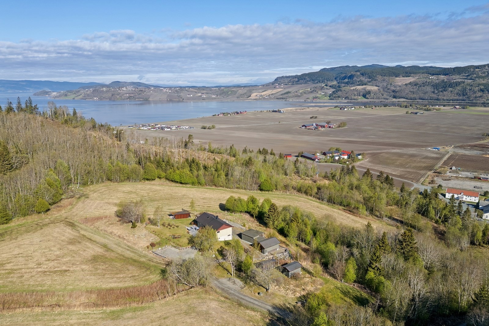 Dronebilde av eiendommen Galleribilde