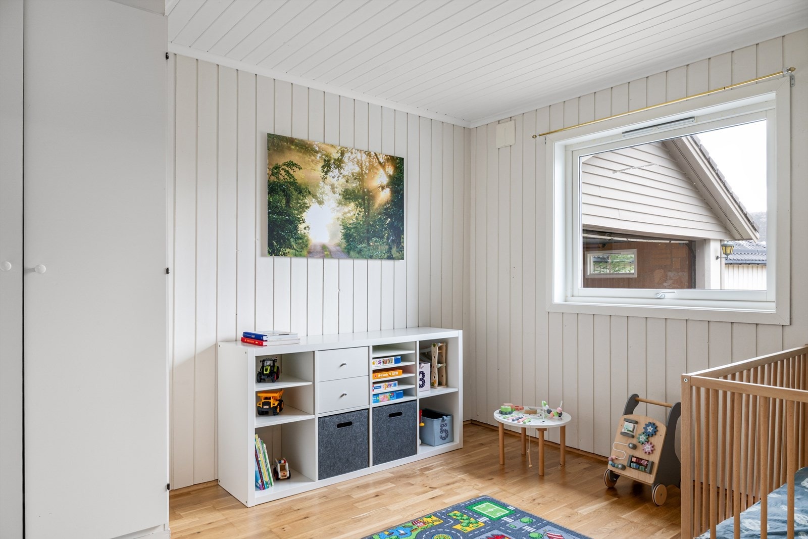 Videre finner man et rom som i dag er innredet som soverom (se punkt "ferdigattest"). Galleribilde
