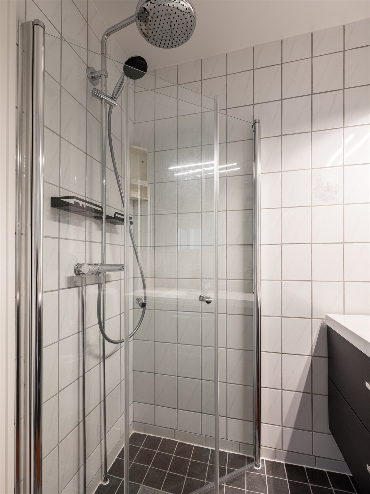 Rommet fremstår funksjonelt og pent, med gode løsninger. Galleribilde