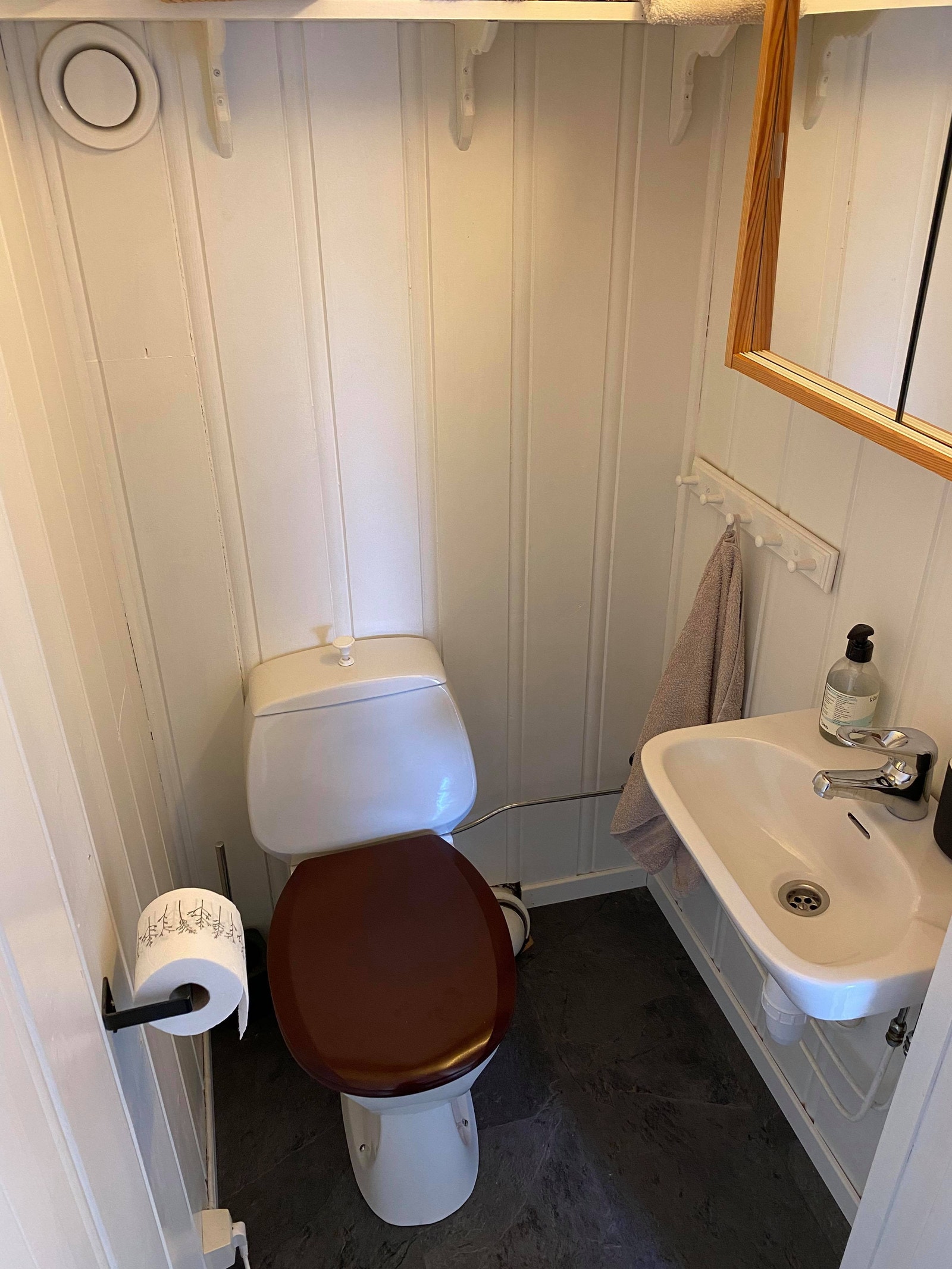 Toalett rom (separat dusj) Galleribilde