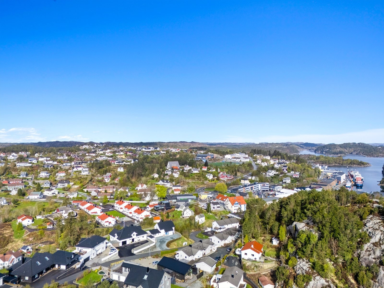 Alle daglige servicetilbud, som Kiwi, ligger innen kort gangavstand. Galleribilde