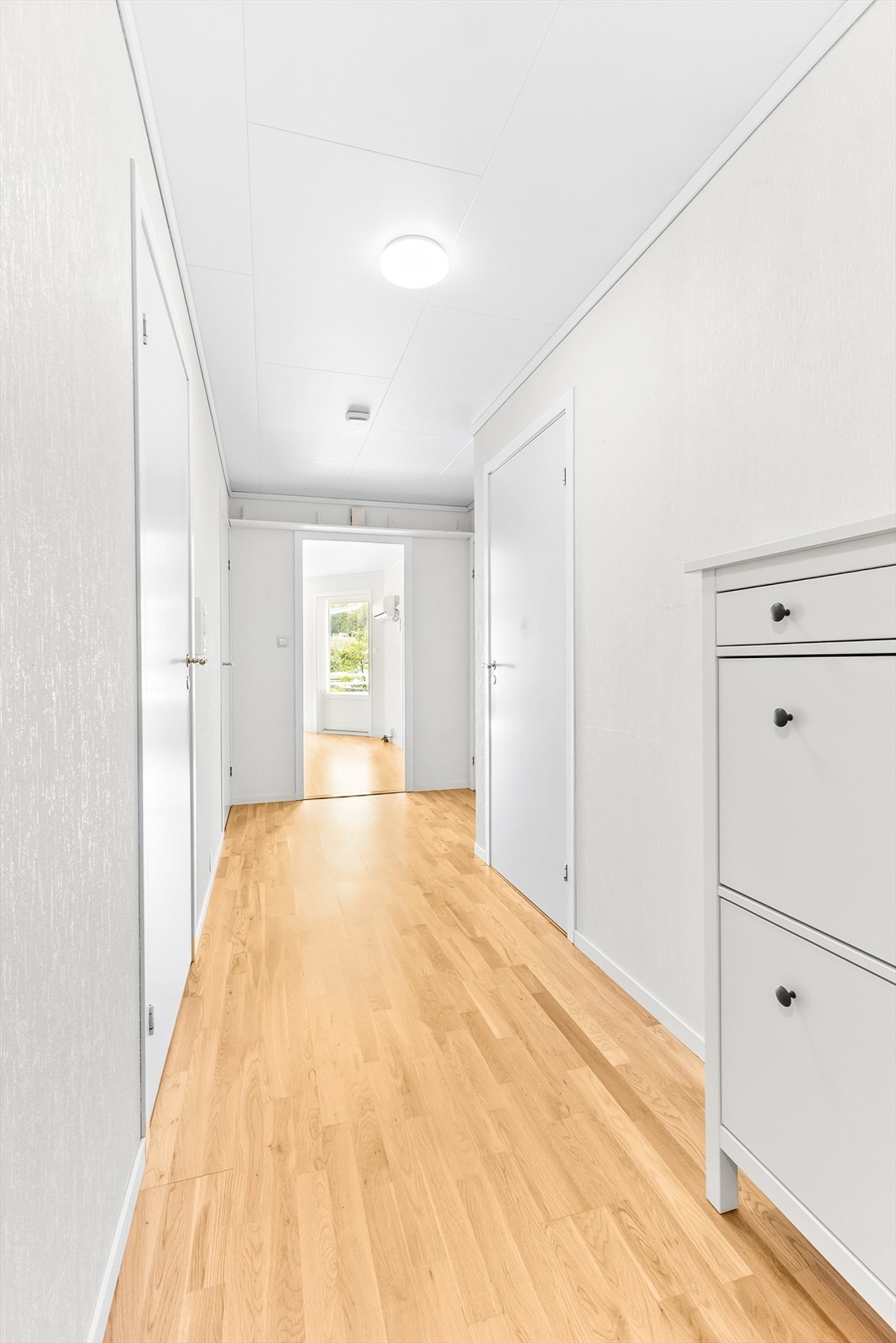 Gang hvor man har begge soverom på høyre side og bad samt bod på venstre side. Galleribilde