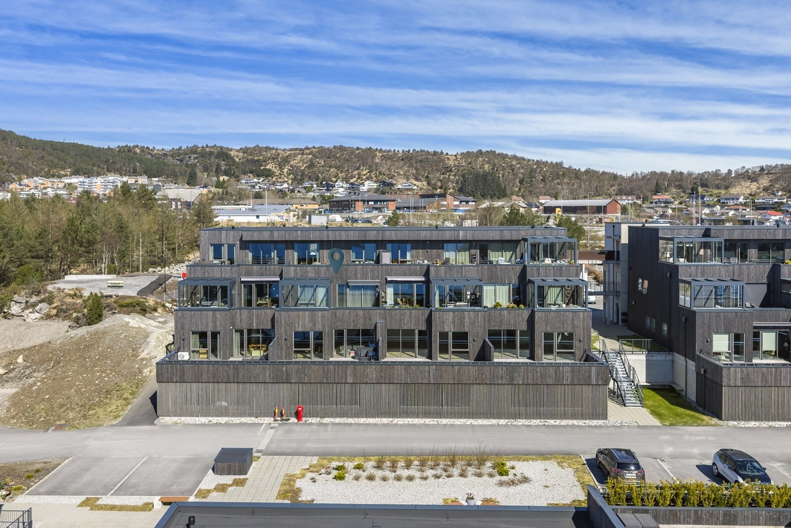 Heis i bygget og parkering i felles garasjeanlegg Galleribilde