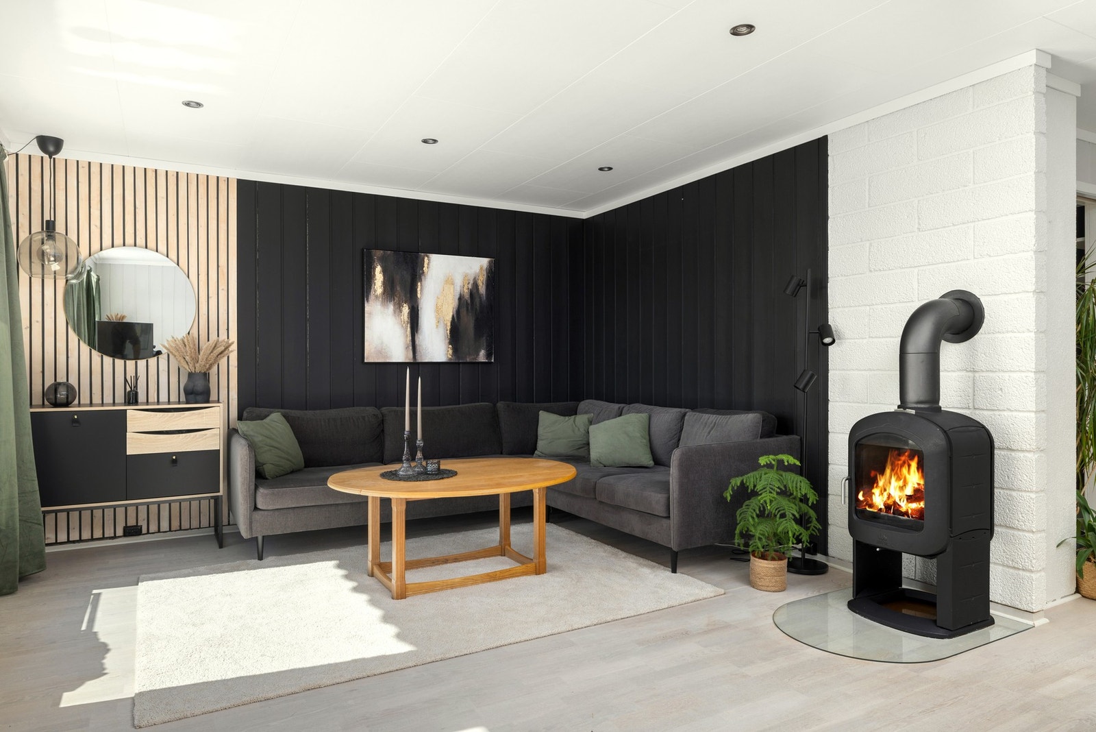 God plass til sofagruppe og ulike møbleringsmuligheter. Galleribilde