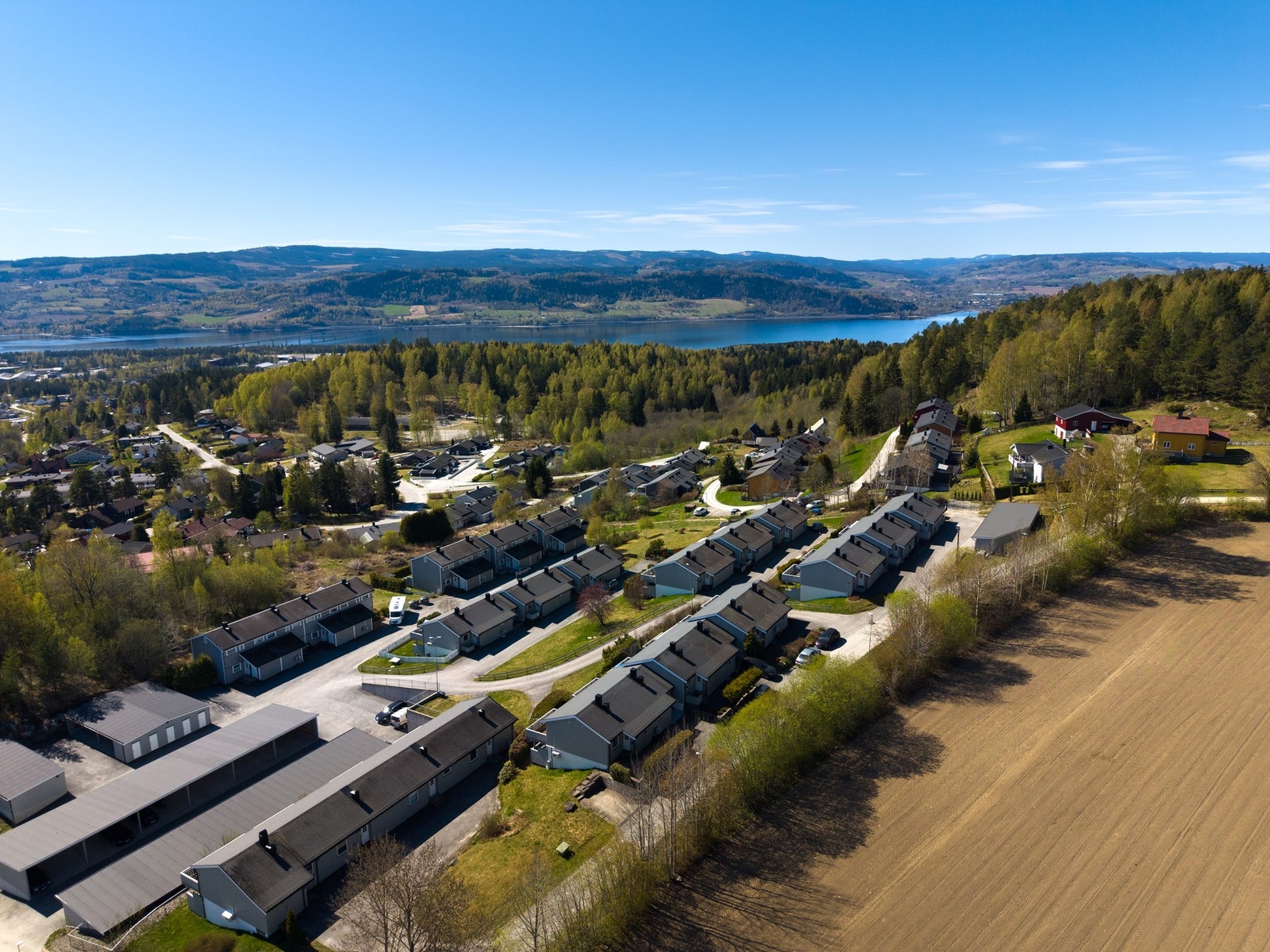Moelv er et sentralt midtpunkt mellom Hamar, Lillehammer og Gjøvik. Galleribilde