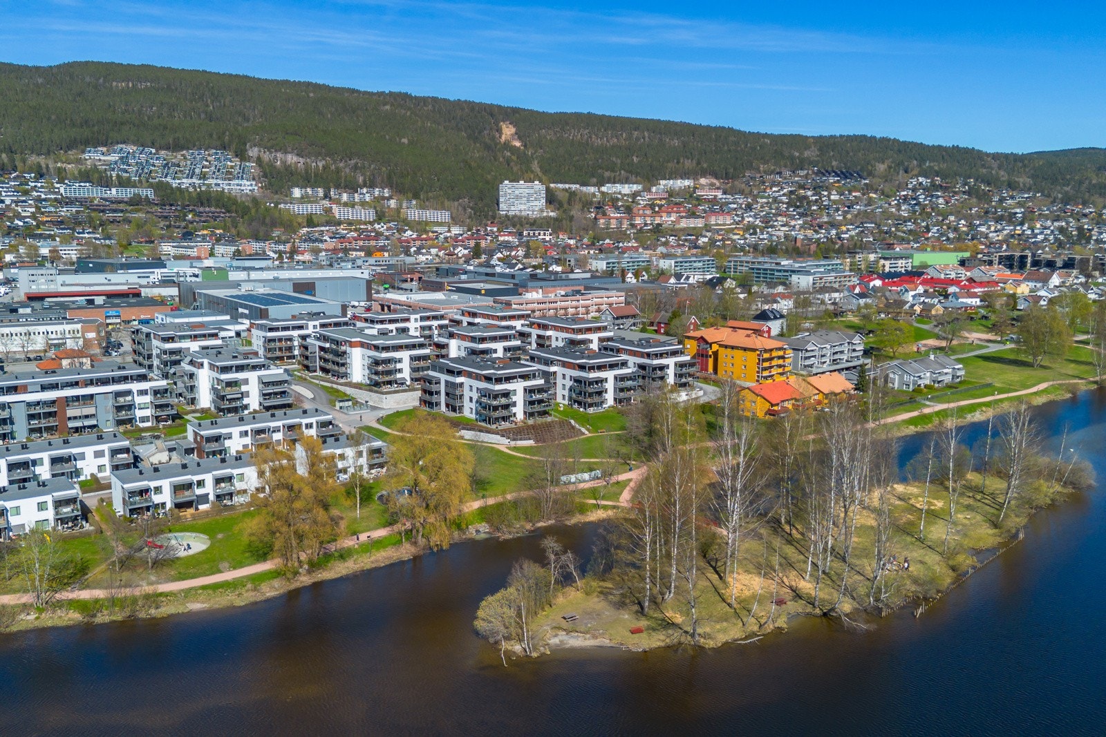 Fra selve Pålsøya brukes det av entusiaster til fisking, bading og kanskje sette ut kajakken Galleribilde