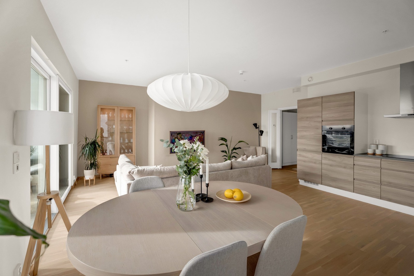 Rommet er på ca. 33,5 kvadrat. Galleribilde