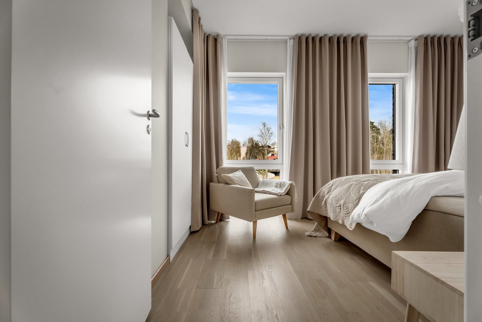 Stort hovedsoverom på over 15 kvadrat. Galleribilde