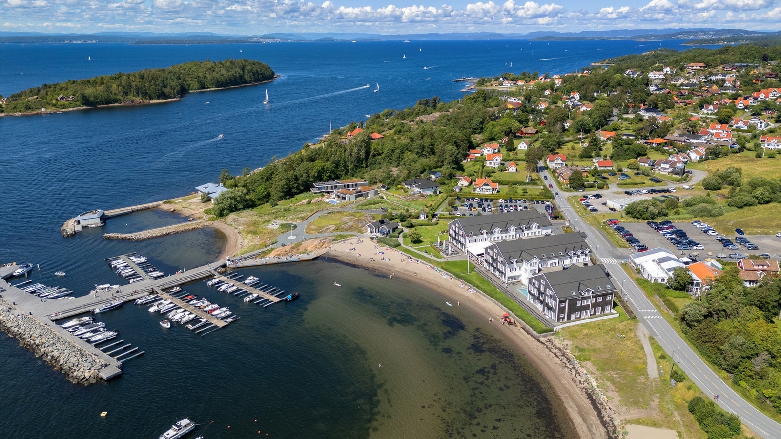 Støtvig hotell og Støtvigstranda ligger ligger kun noen få minutters gange unna Galleribilde