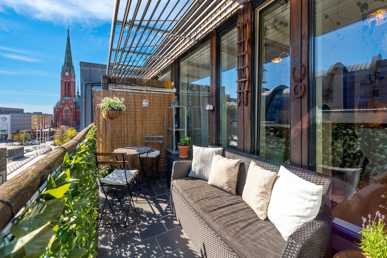 Terrasse med flott utsikt over sentrum. Galleribilde