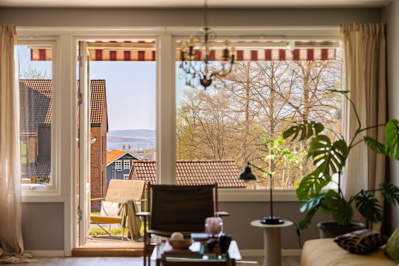 Fantastisk sjøutsikt fra eget hjem - vi tar turen ut! Galleribilde