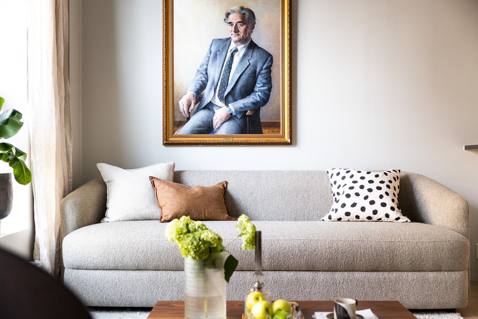 Det er god plass til sofagruppe og tilhørende møblement Galleribilde