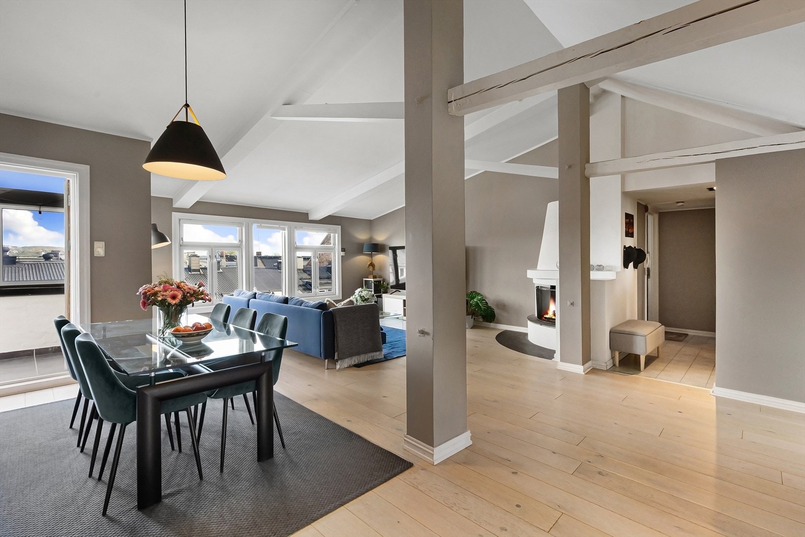 Peis i stuen Galleribilde