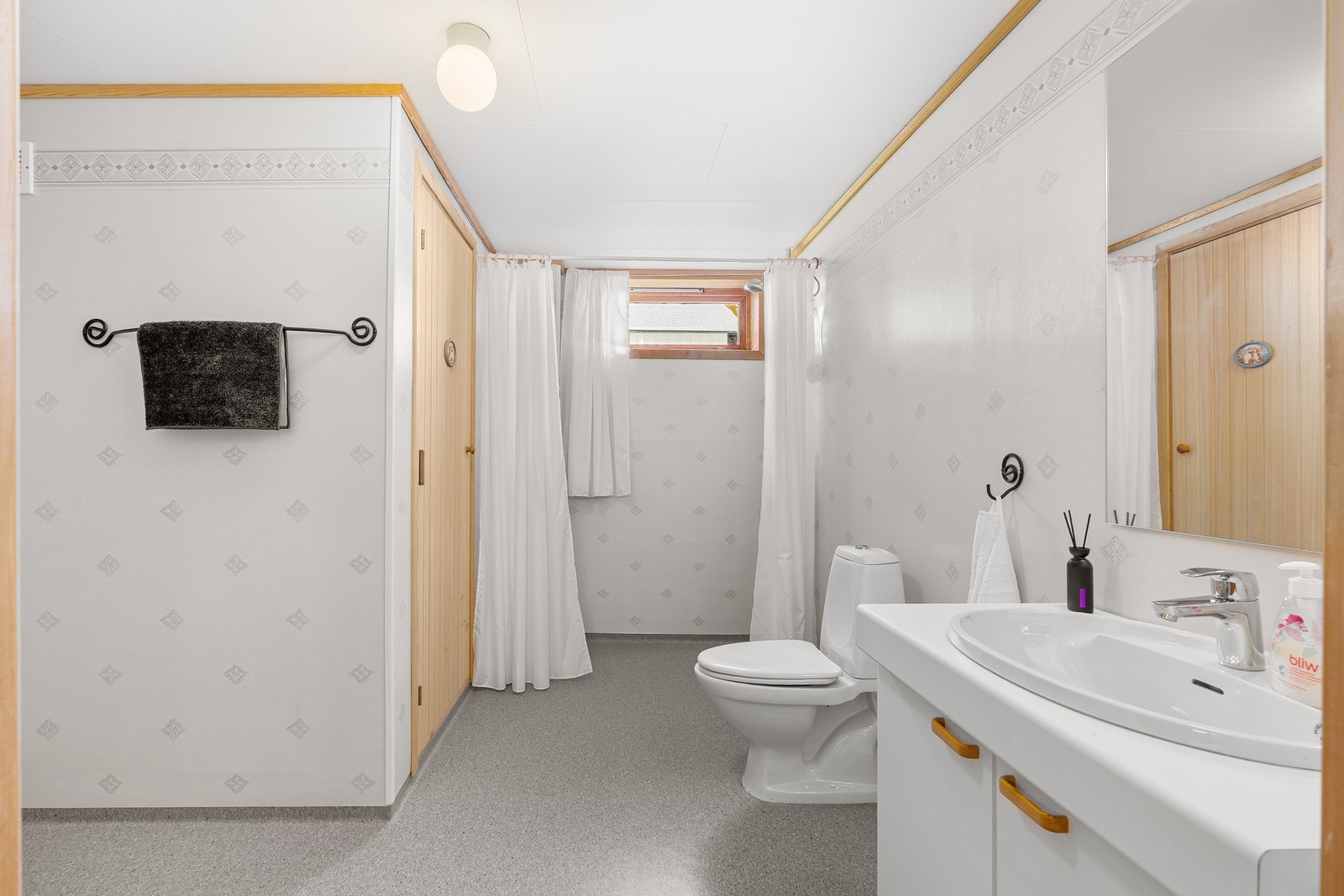 Romslig bad med badstue Galleribilde